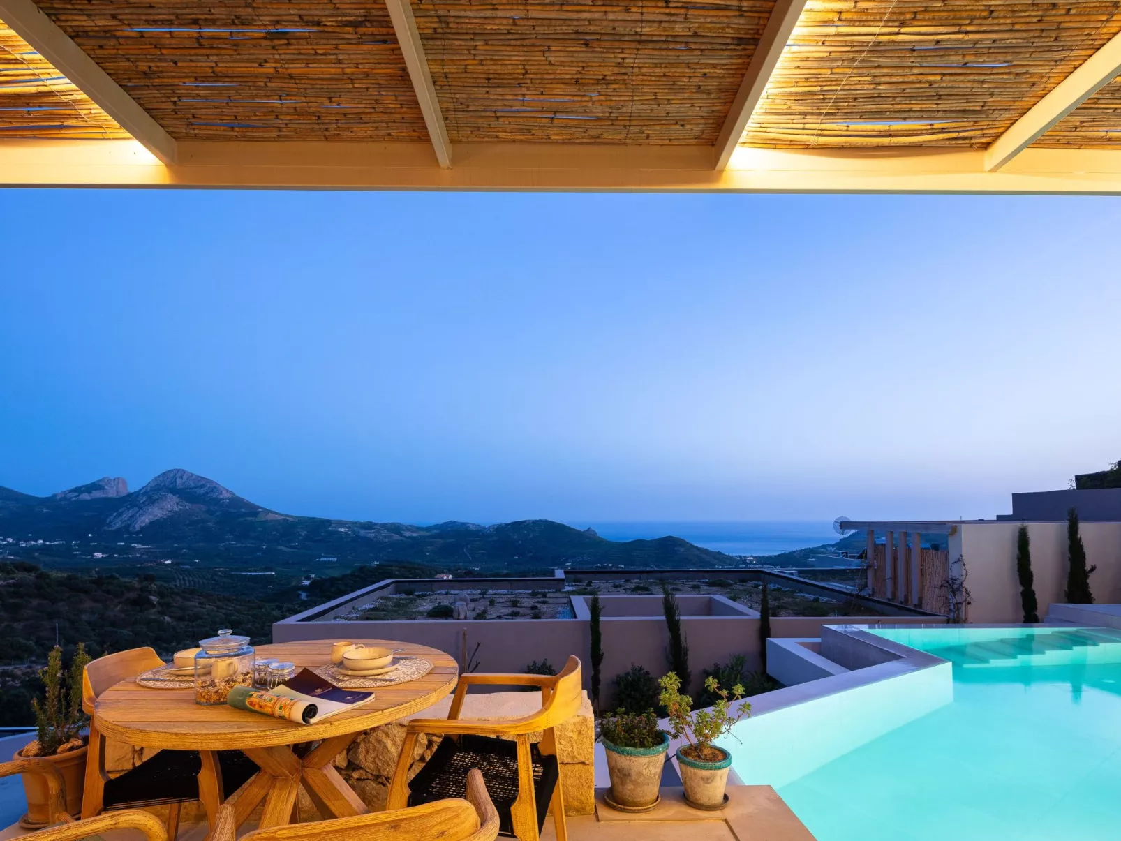 "Serenity" mit eigenem Pool-Buiten