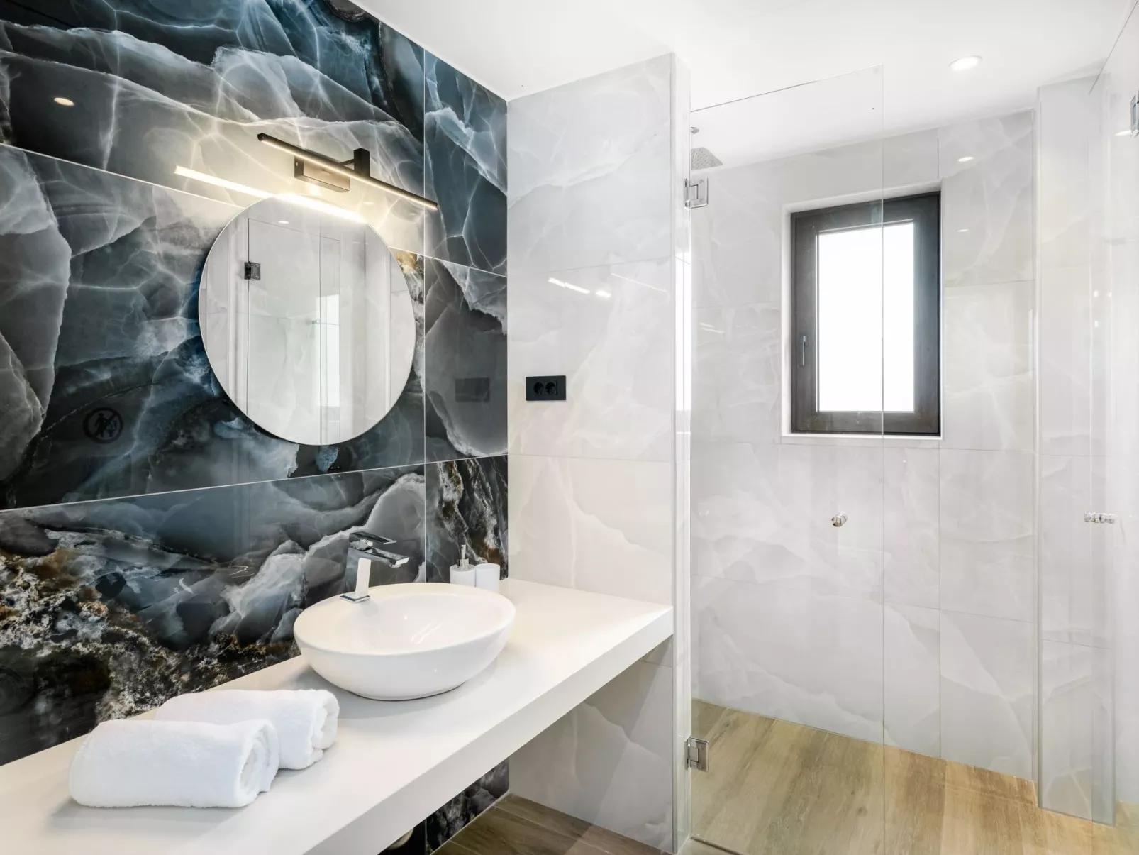 Villa Alya I "Beheizter" Pool, Luxus und Meerblick-Image-tags.info