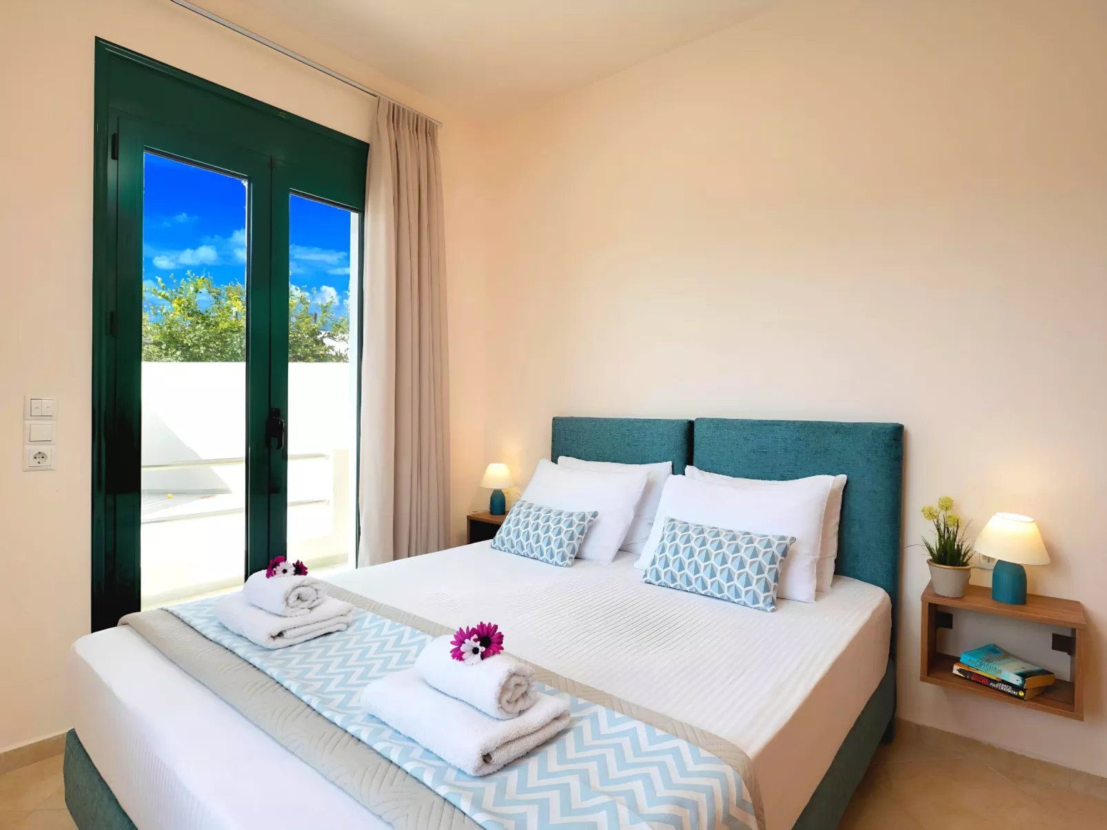 Eliomar Villa am Strand-Image-tags.info