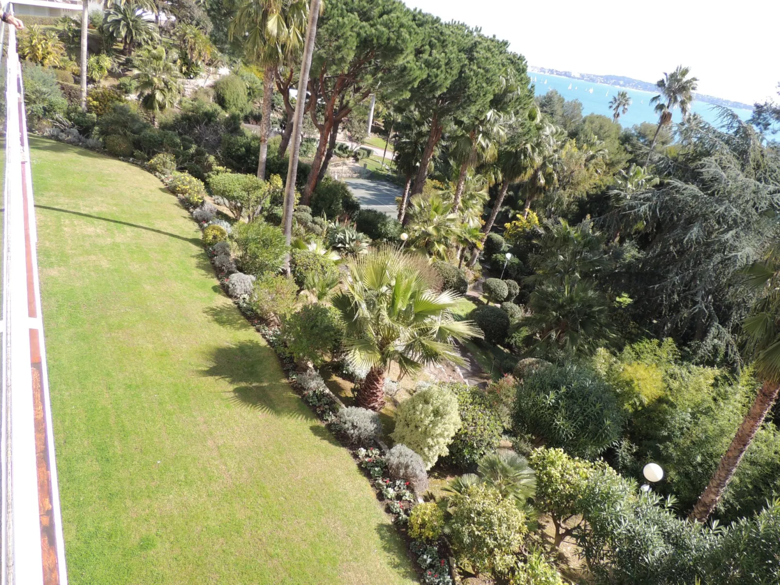 Studio Vue mer standing proche Cannes-Buiten