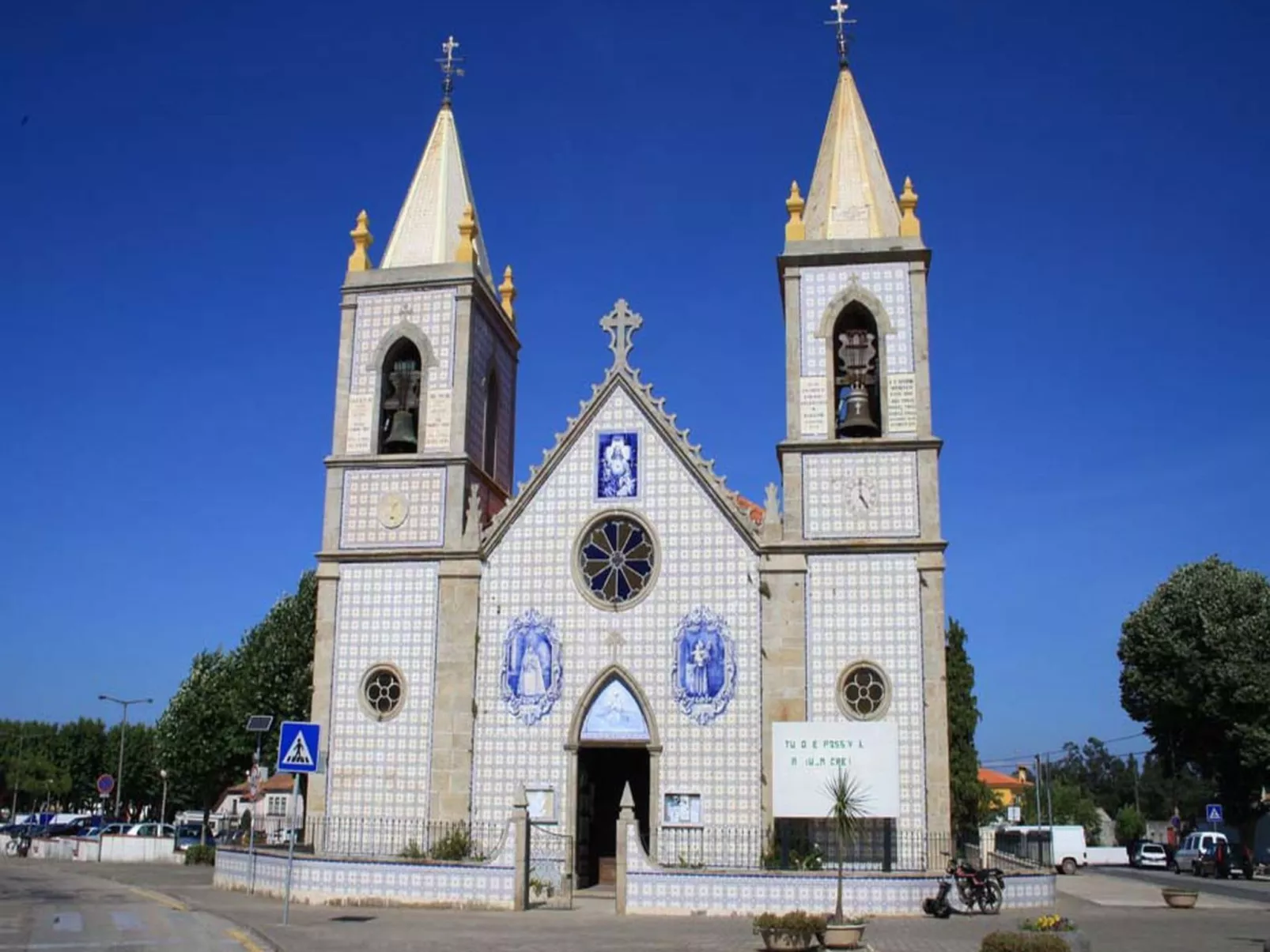 Das Haus Bairrada mit freier Garage-Image-tags.info