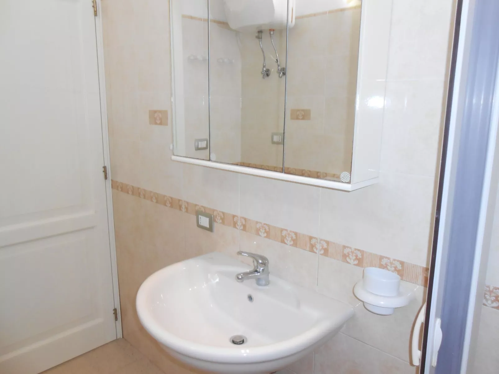 Helles, einladendes Appartement mit überdachter Veranda in Strandnähe-Binnen