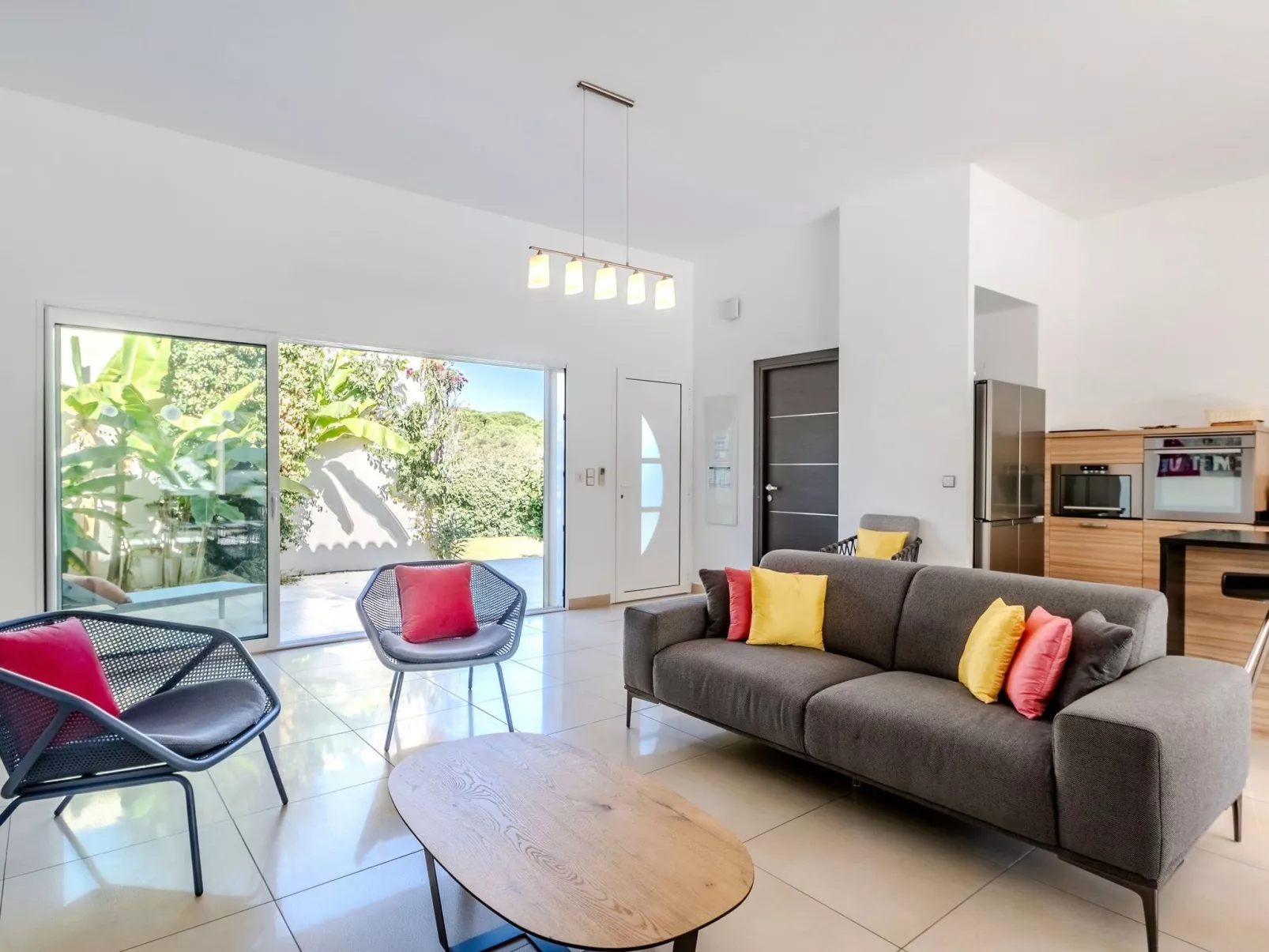 Villa 3 Schlafzimmer, privater Pool Garten und Parkplatz-Image-tags.info