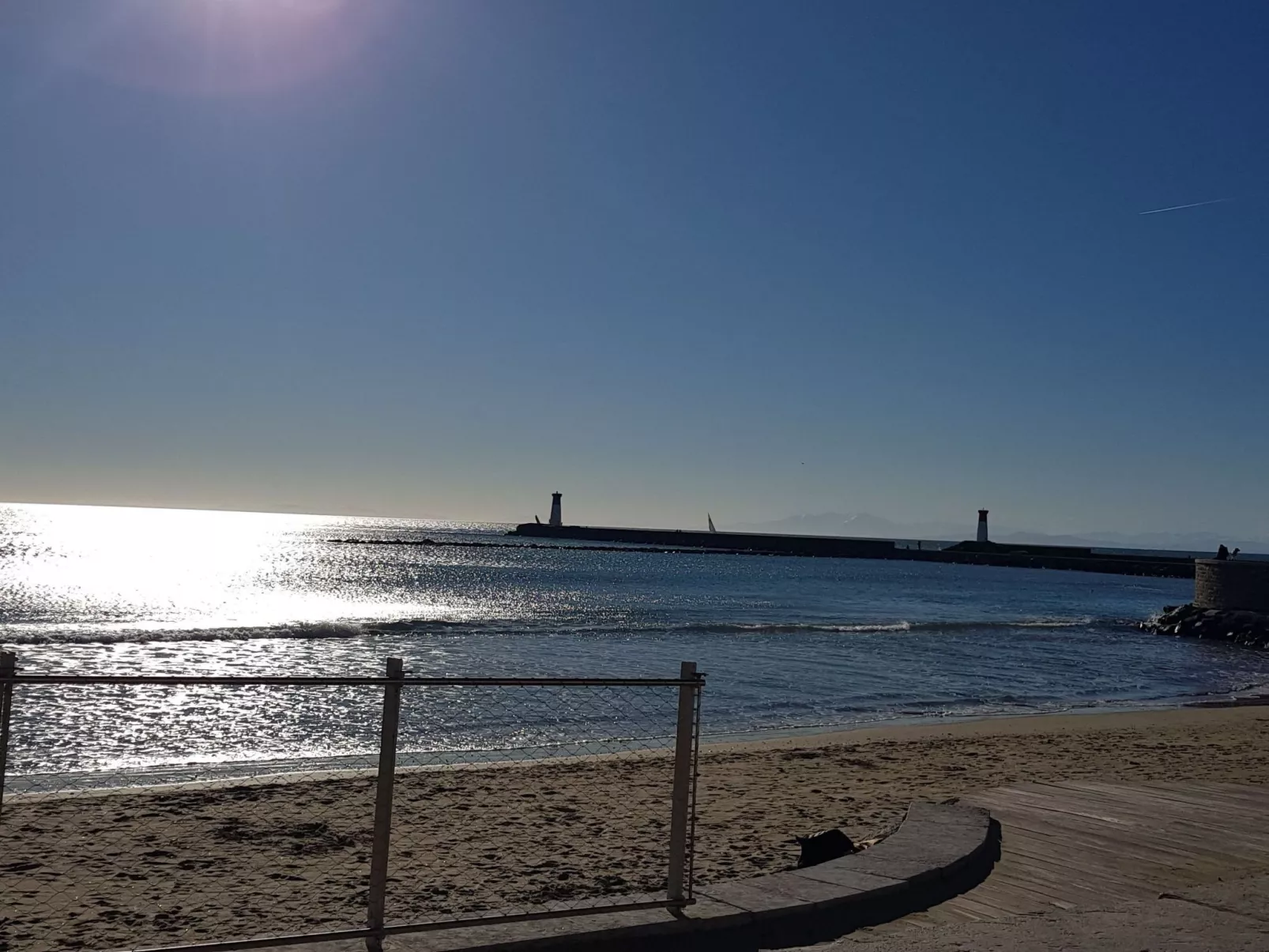 Moderne Ferienwohnung mit Meerblick-Buiten