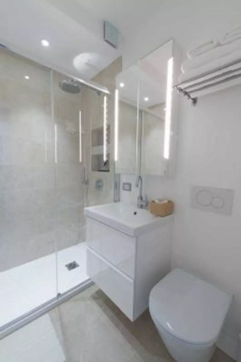 Elegante Penthouse-Wohnung mit Seeblick-Binnen