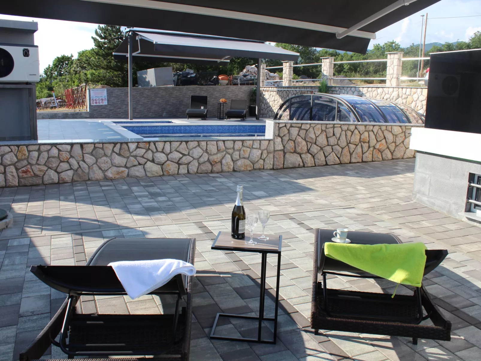 Wohnung "Buba 5" mit Terrasse-Buiten