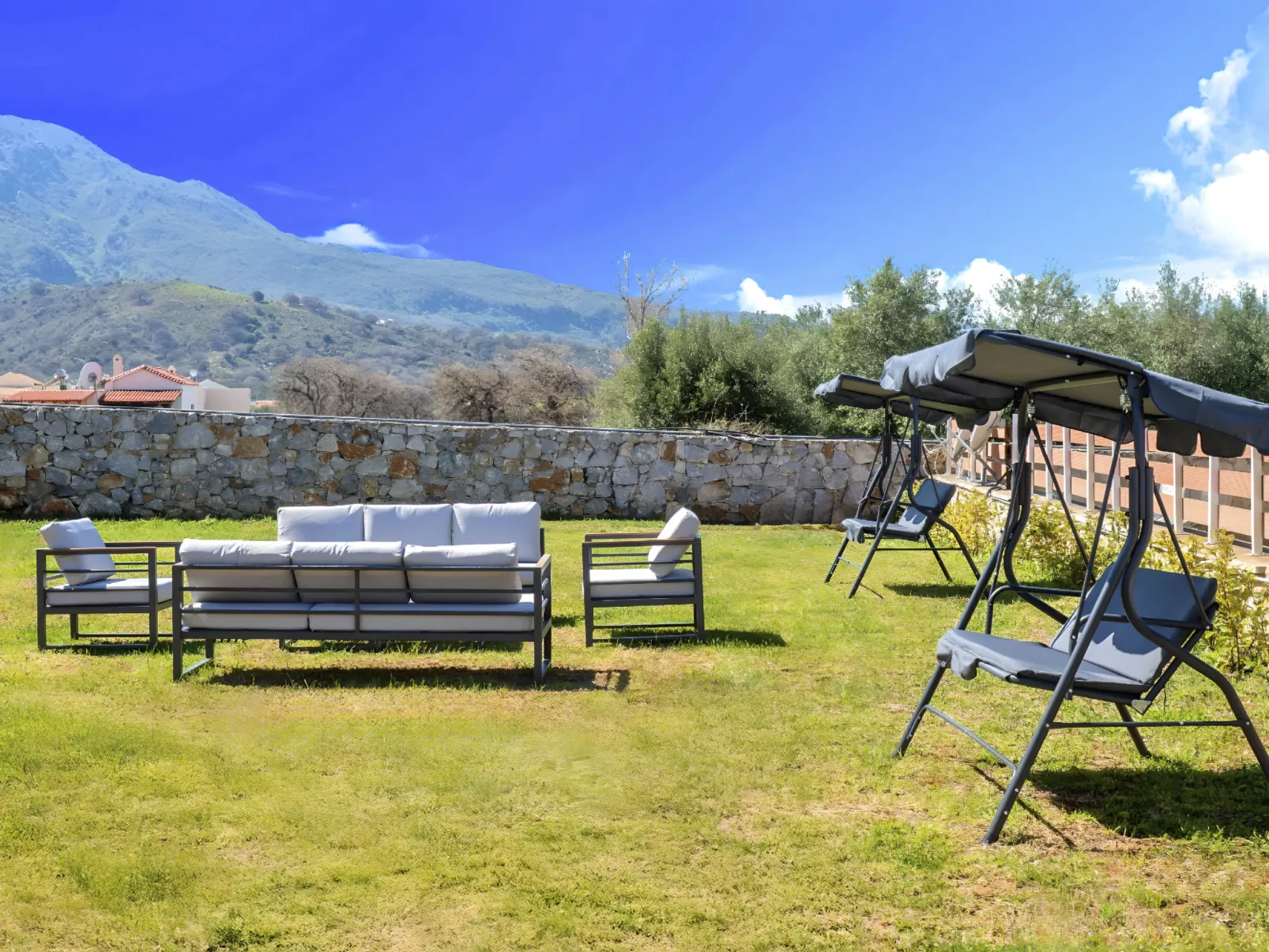 Grey Grand Villa Privater Pool-Image-tags.info