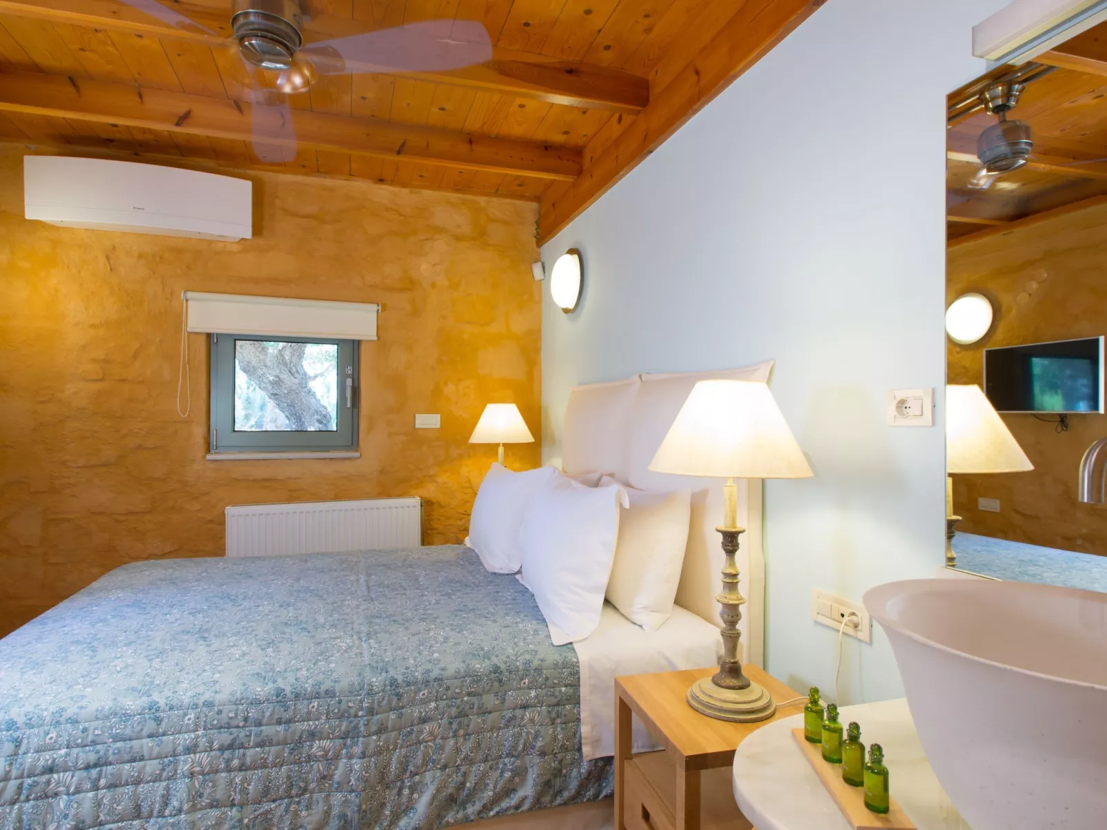 Anwesen "Olea Prime" mit Infinity-Pool-Image-tags.info