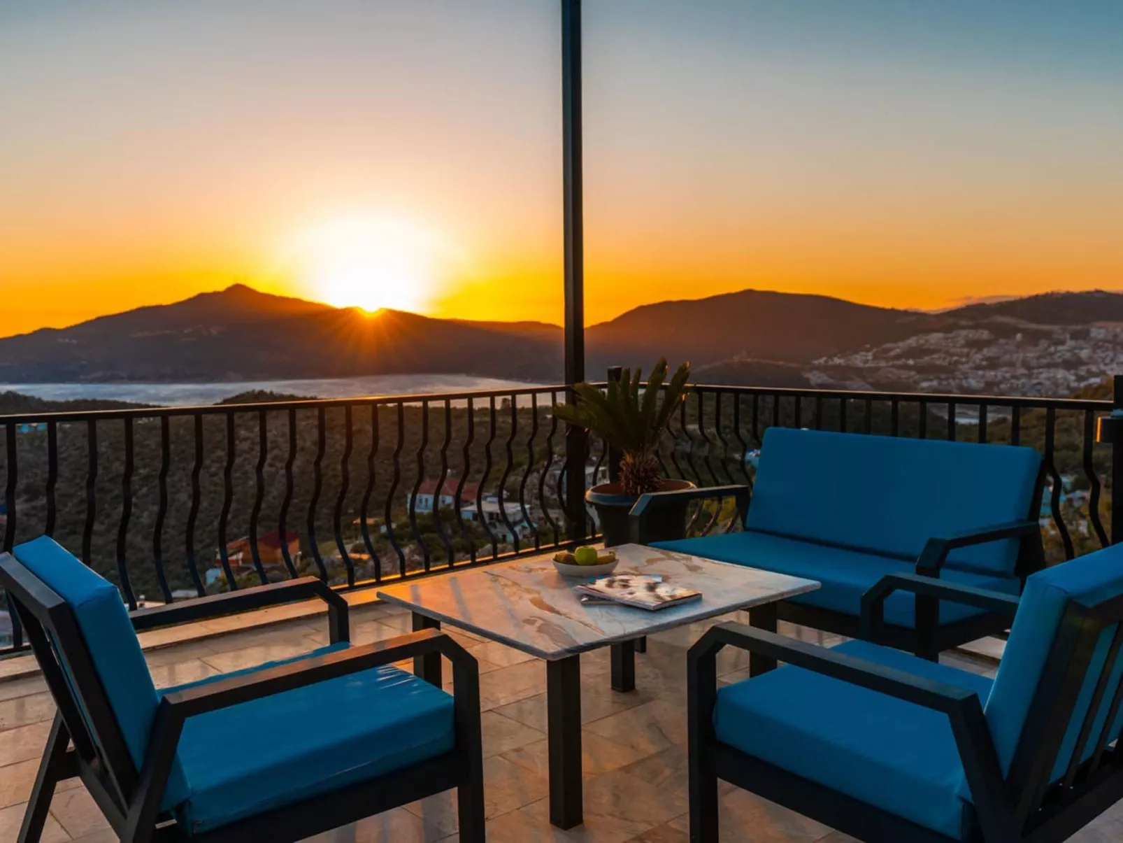 Plut-Image-tags.info