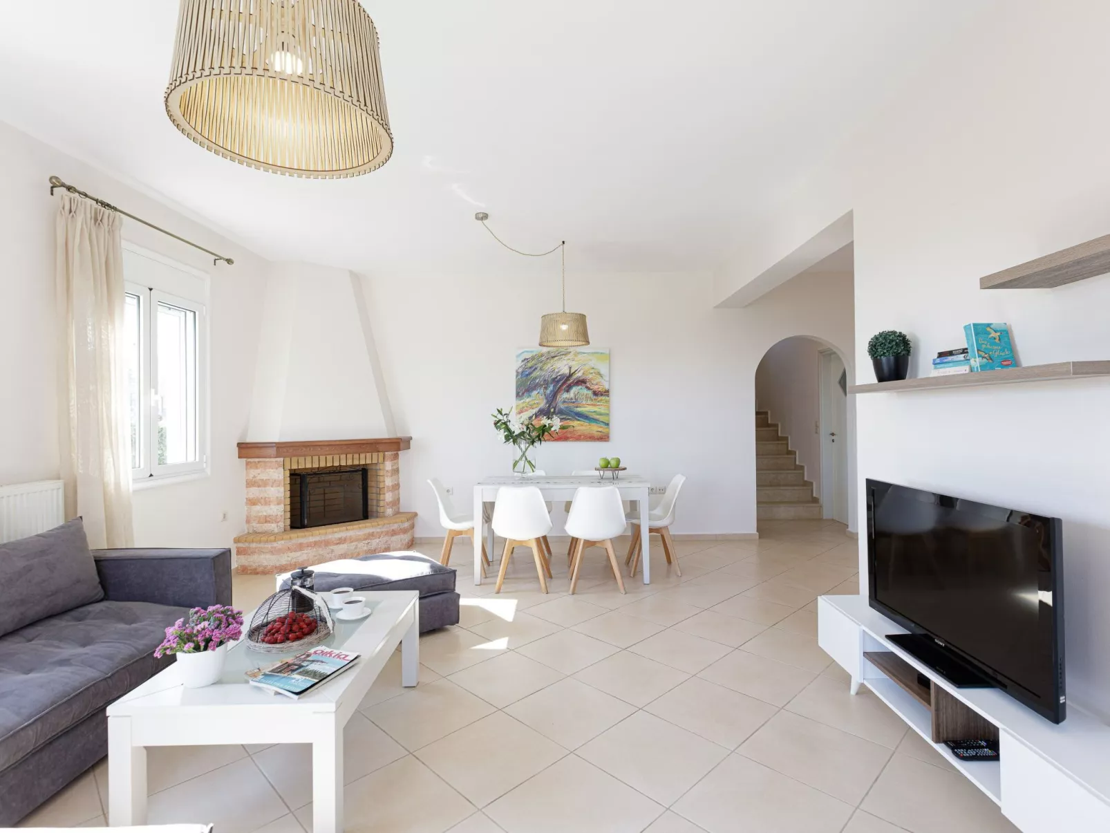 Familienvilla mit Pool und Tischtennisplatte-Image-tags.info