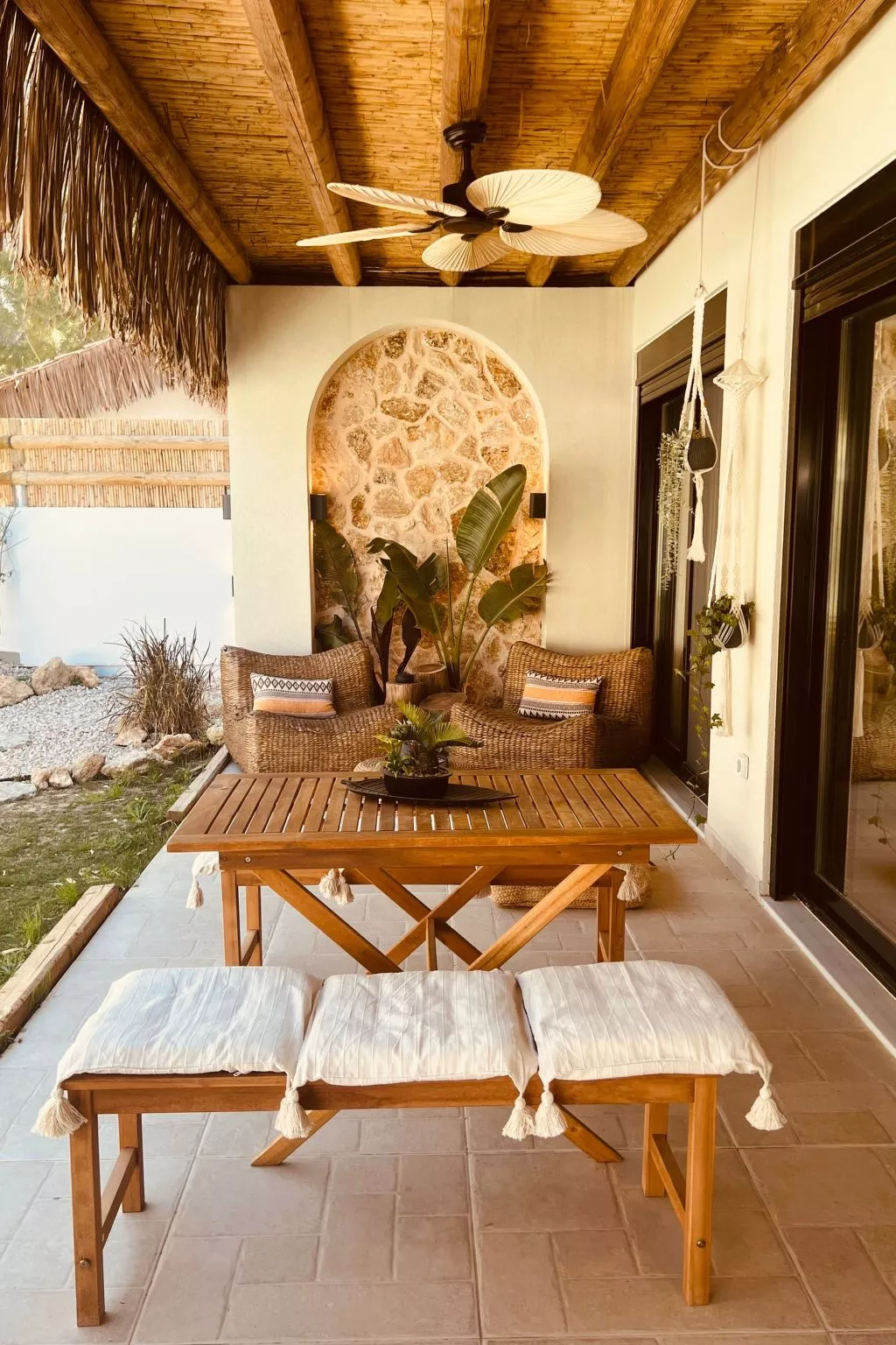 "Naya" mit eigenem Pool-Buiten