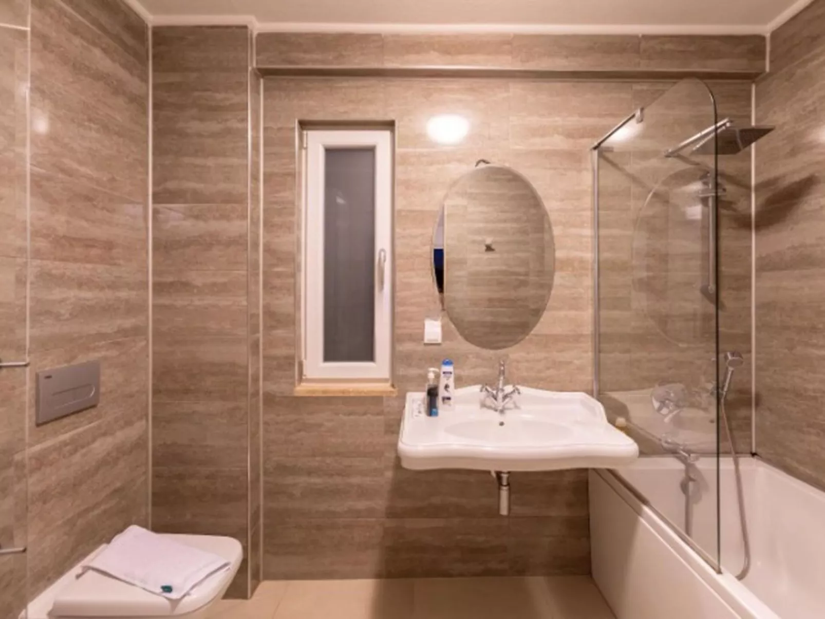 Moderne Villa mit tollem Ausblick-Binnen