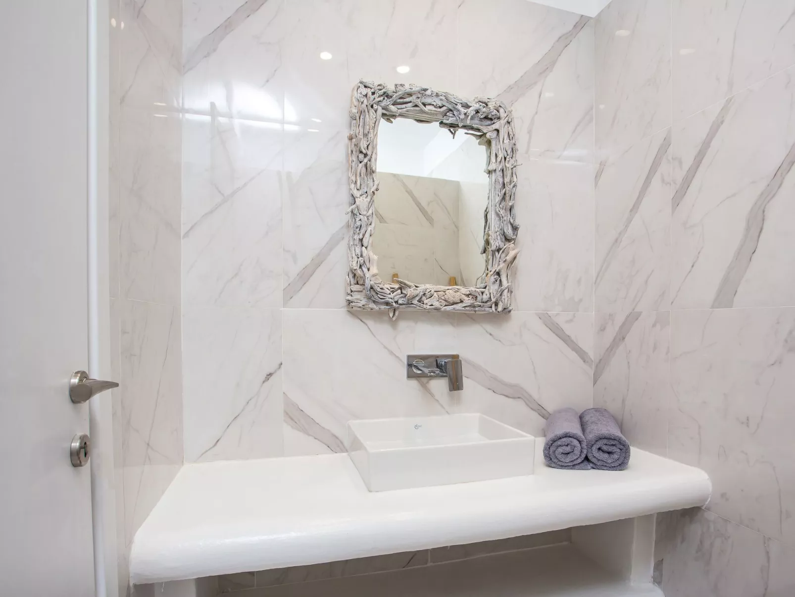 Ammos Luxury Suite - in der Nähe des Strandes von Faliraki-Binnen