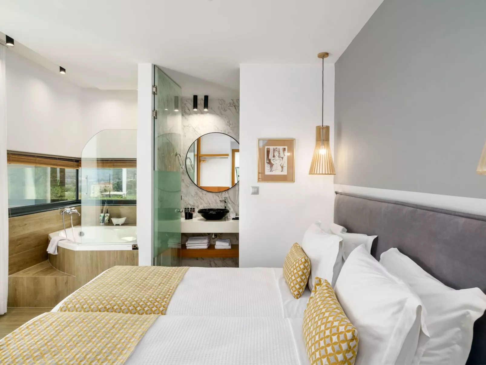 Lux-Villa mit Innen- und Außenpool, BBQ und Fitnessraum-Binnen