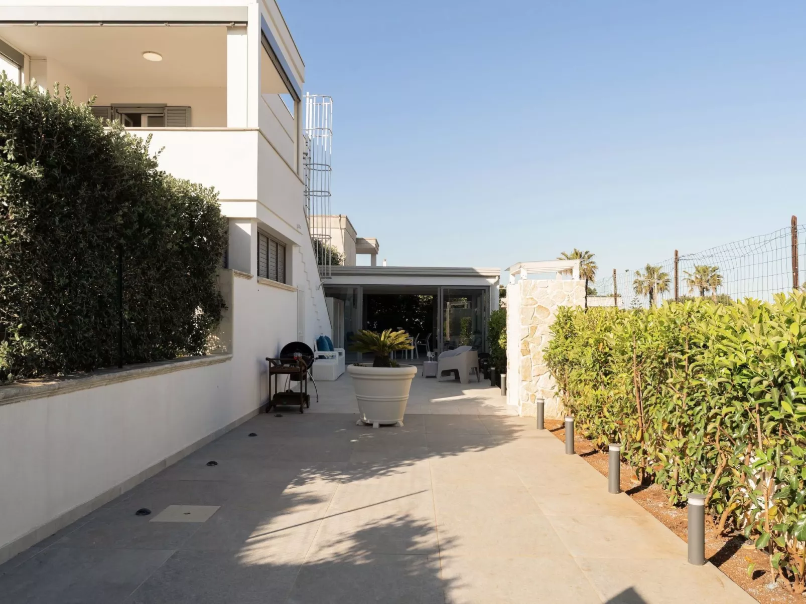 'Connie's House-Buiten