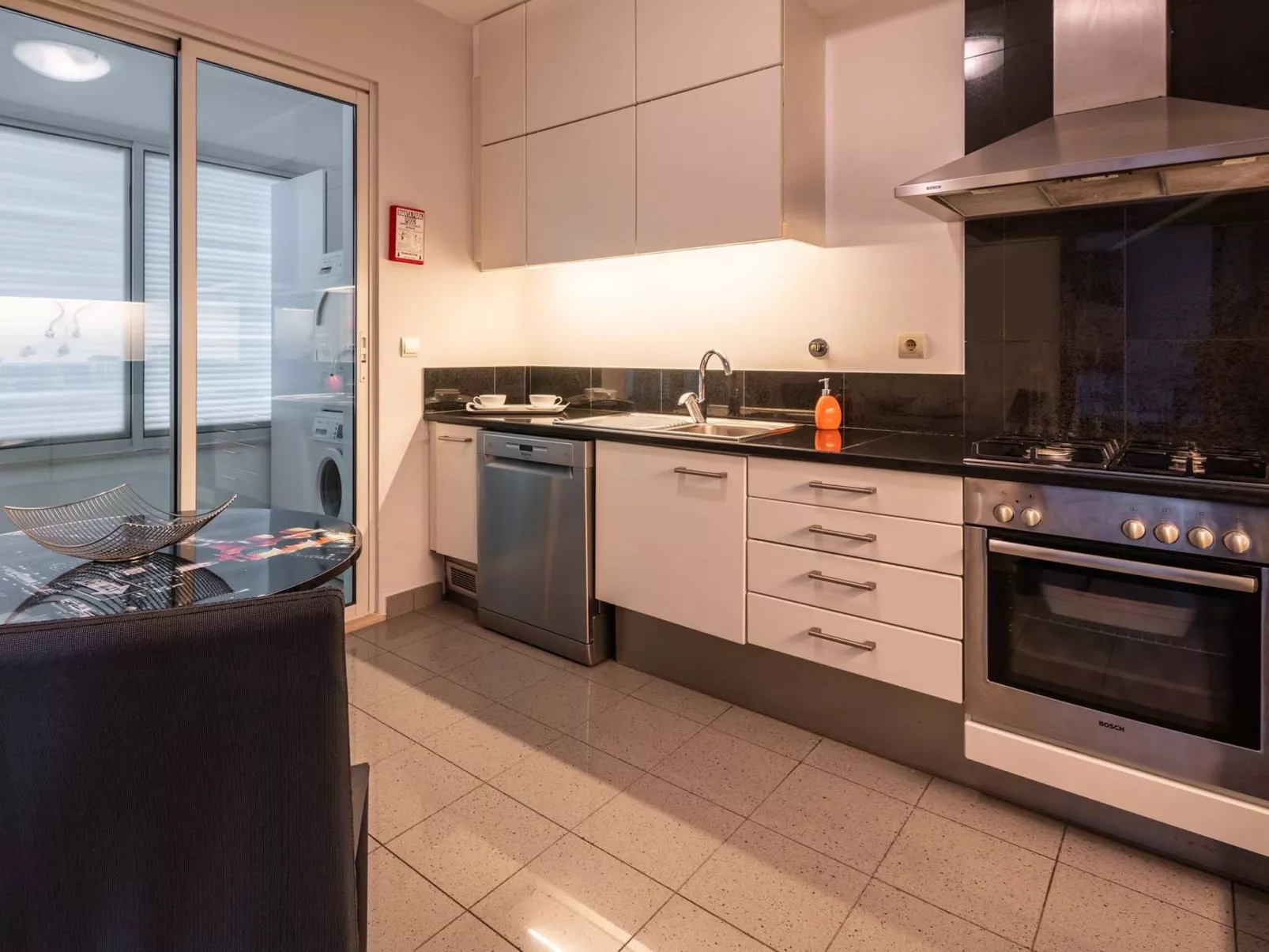 Modernes Terrassenapartment am Meer-Binnen