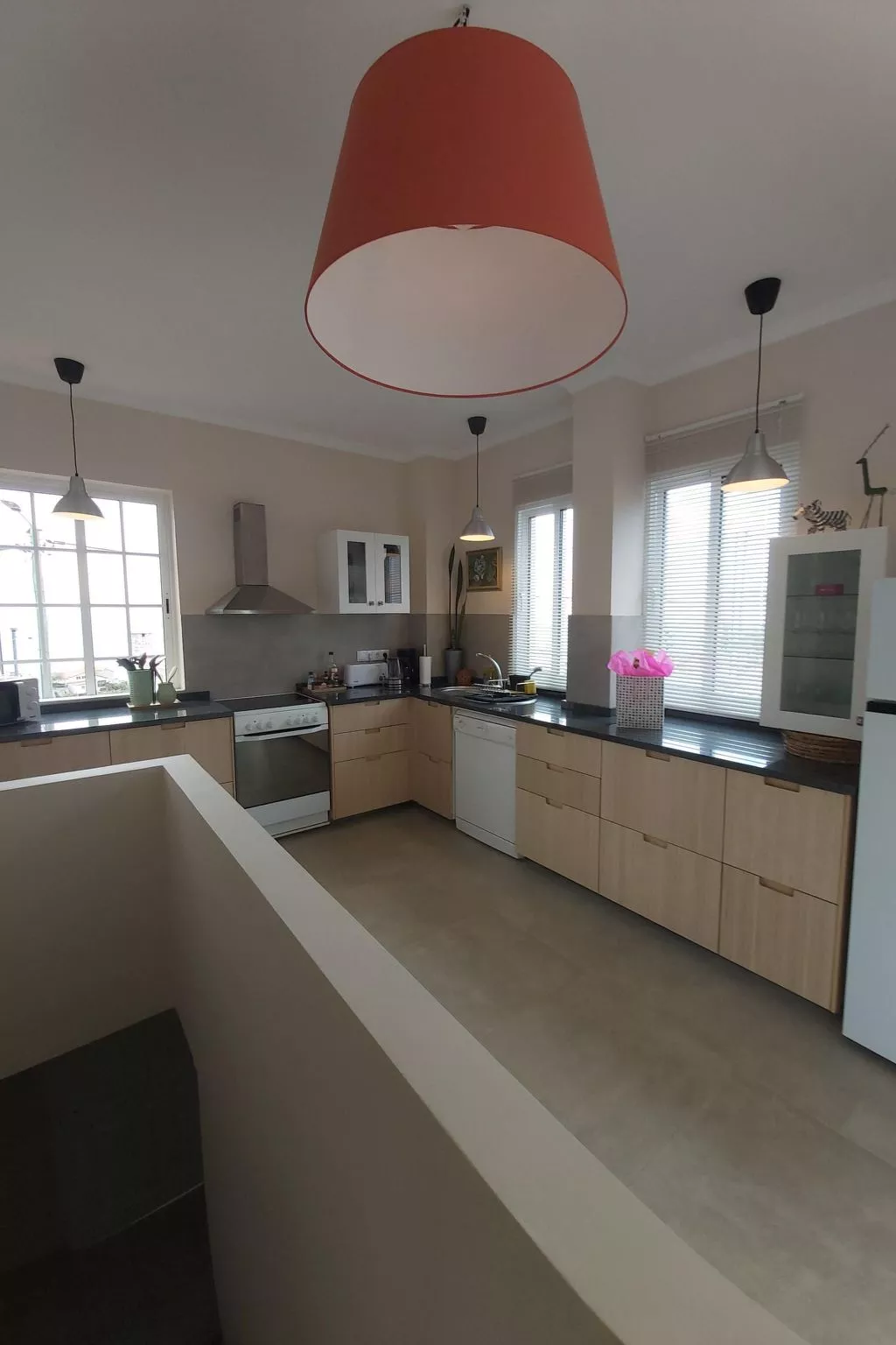 Cottage aus Stein mit Blick auf das Wasser-Binnen