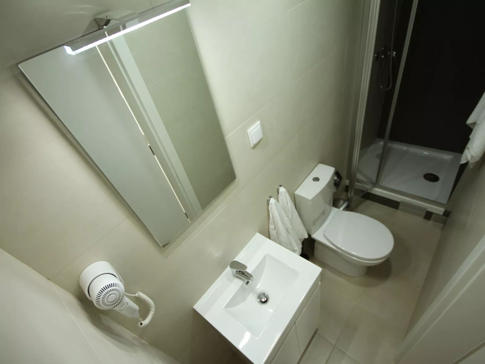 Alfama Right Point, Studio Santo Estevão-Binnen