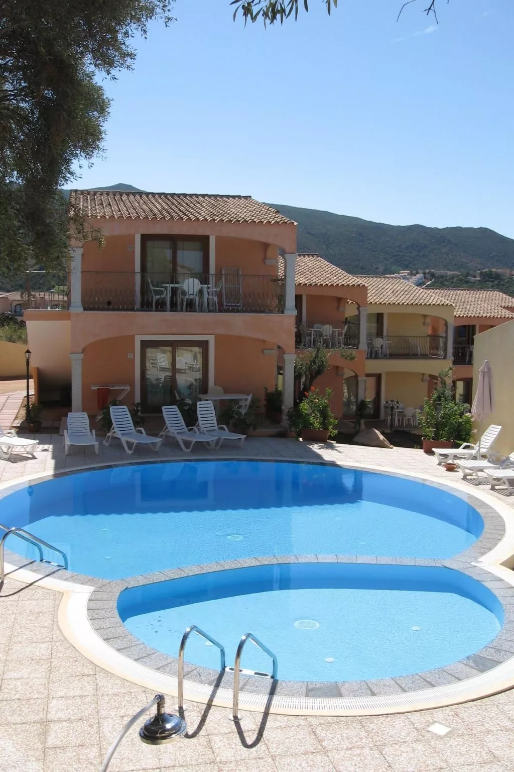 Badus in Badesi-Buiten