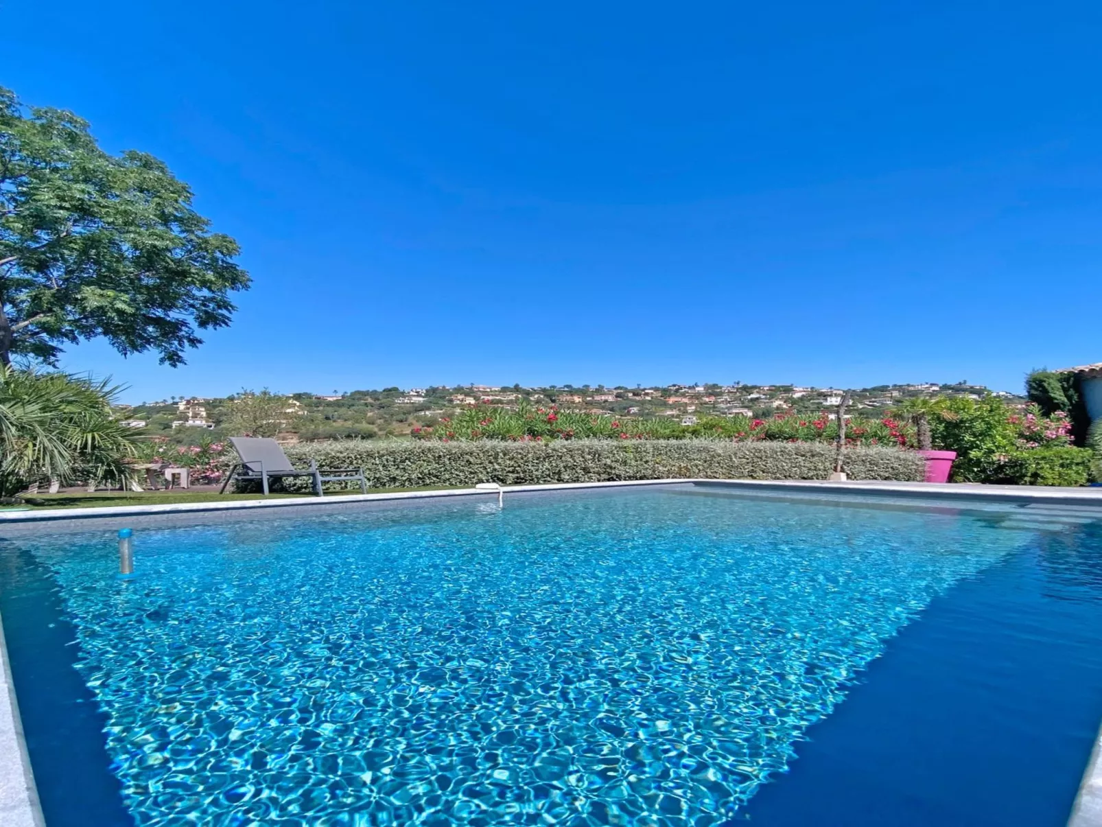 Villa 10 pers - Schwimmbad - Blick auf den Golfplatz - Sainte Maxime-Buiten