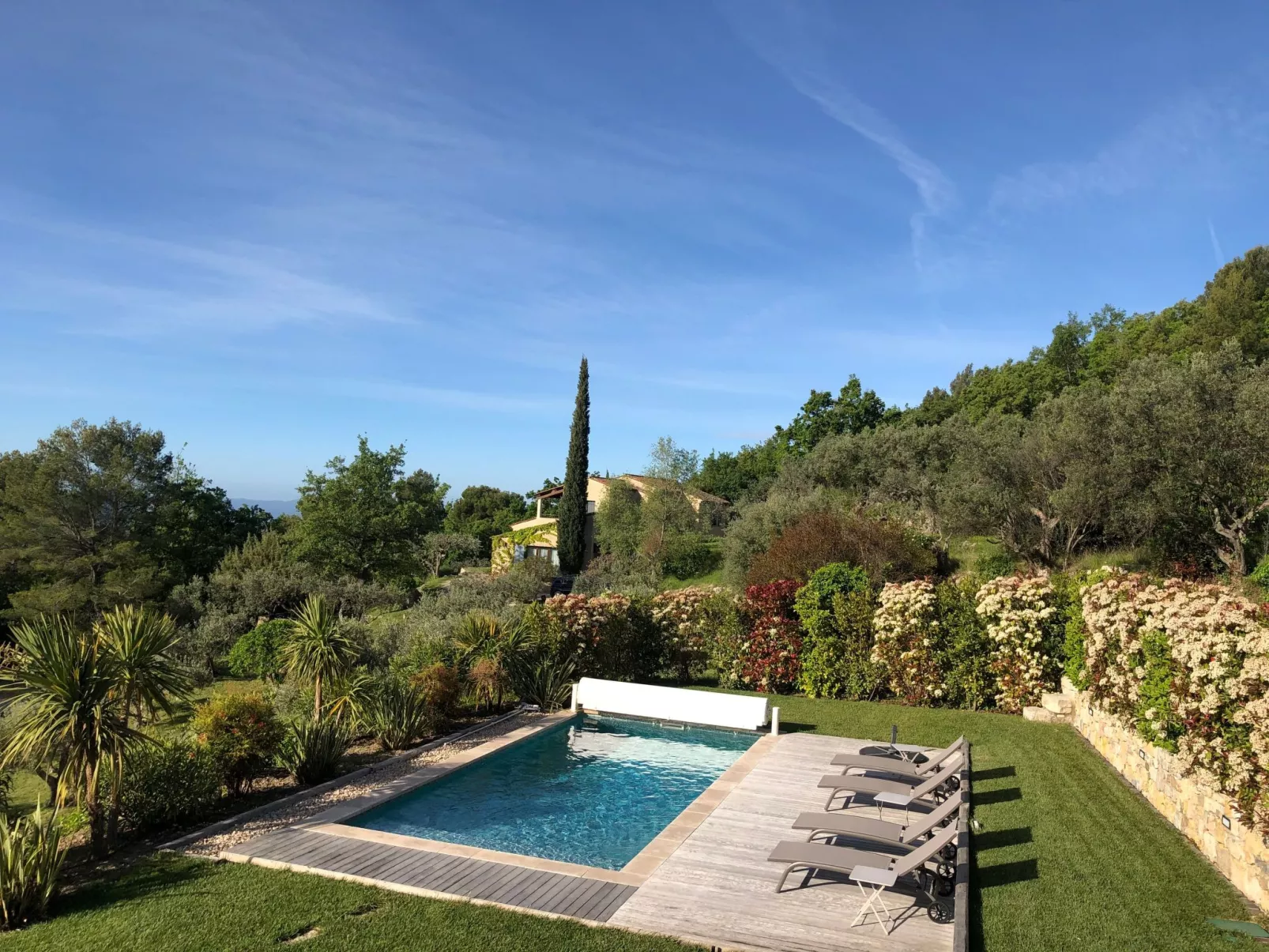 "Meline" mit Aussicht-Buiten