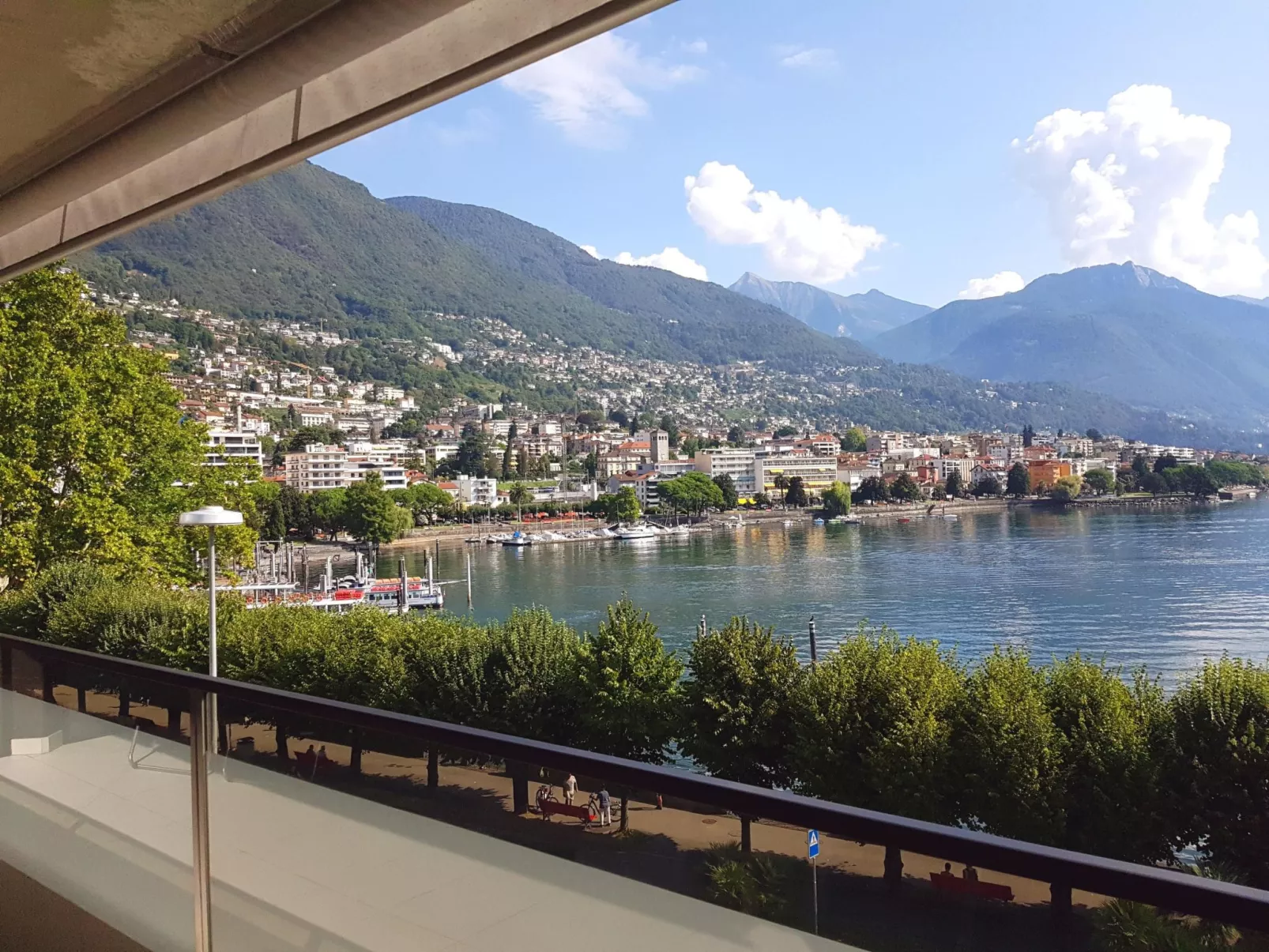 Modern Lake Suite Apt. 605-Buiten