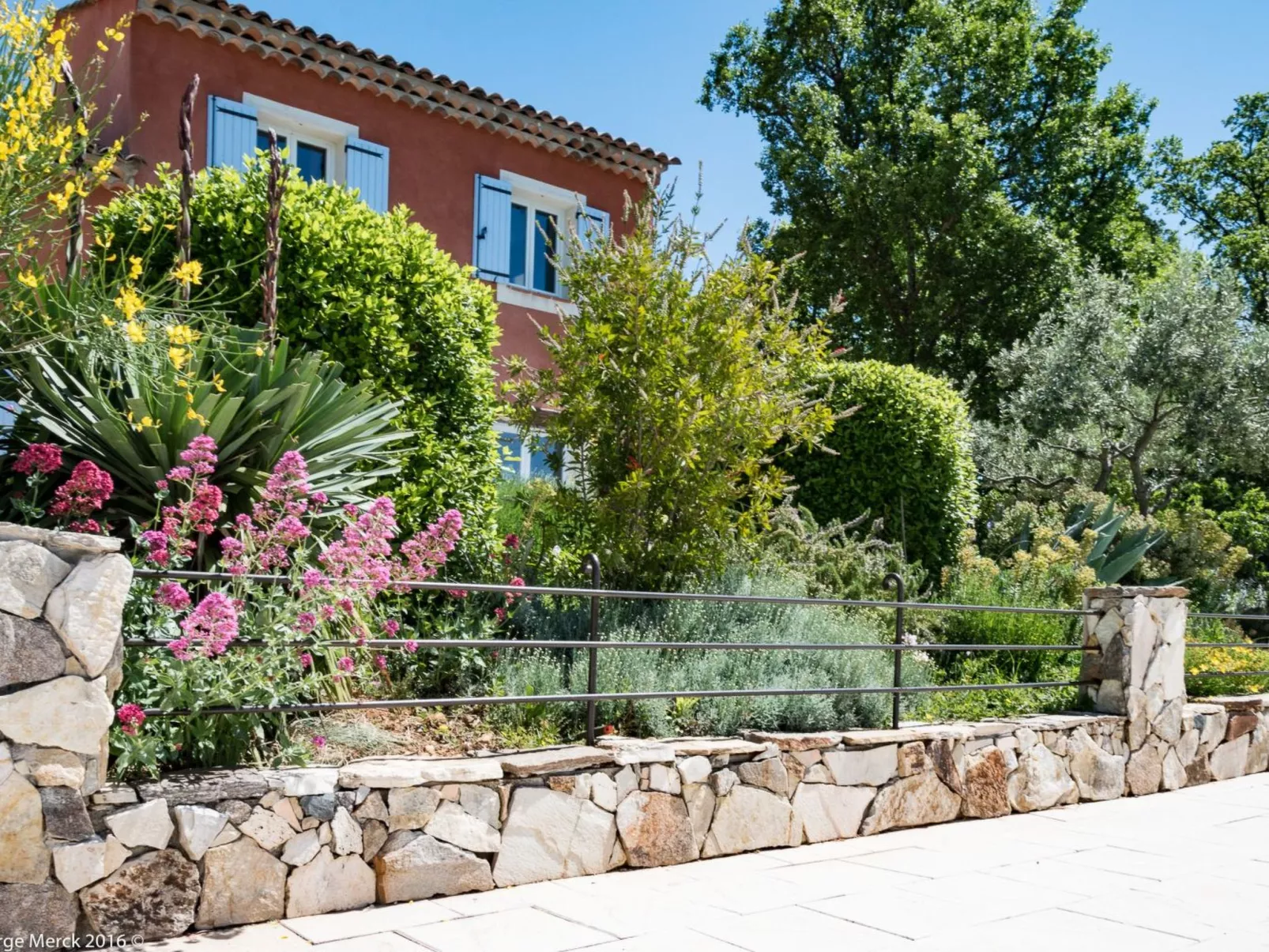 Les amandiers-Buiten