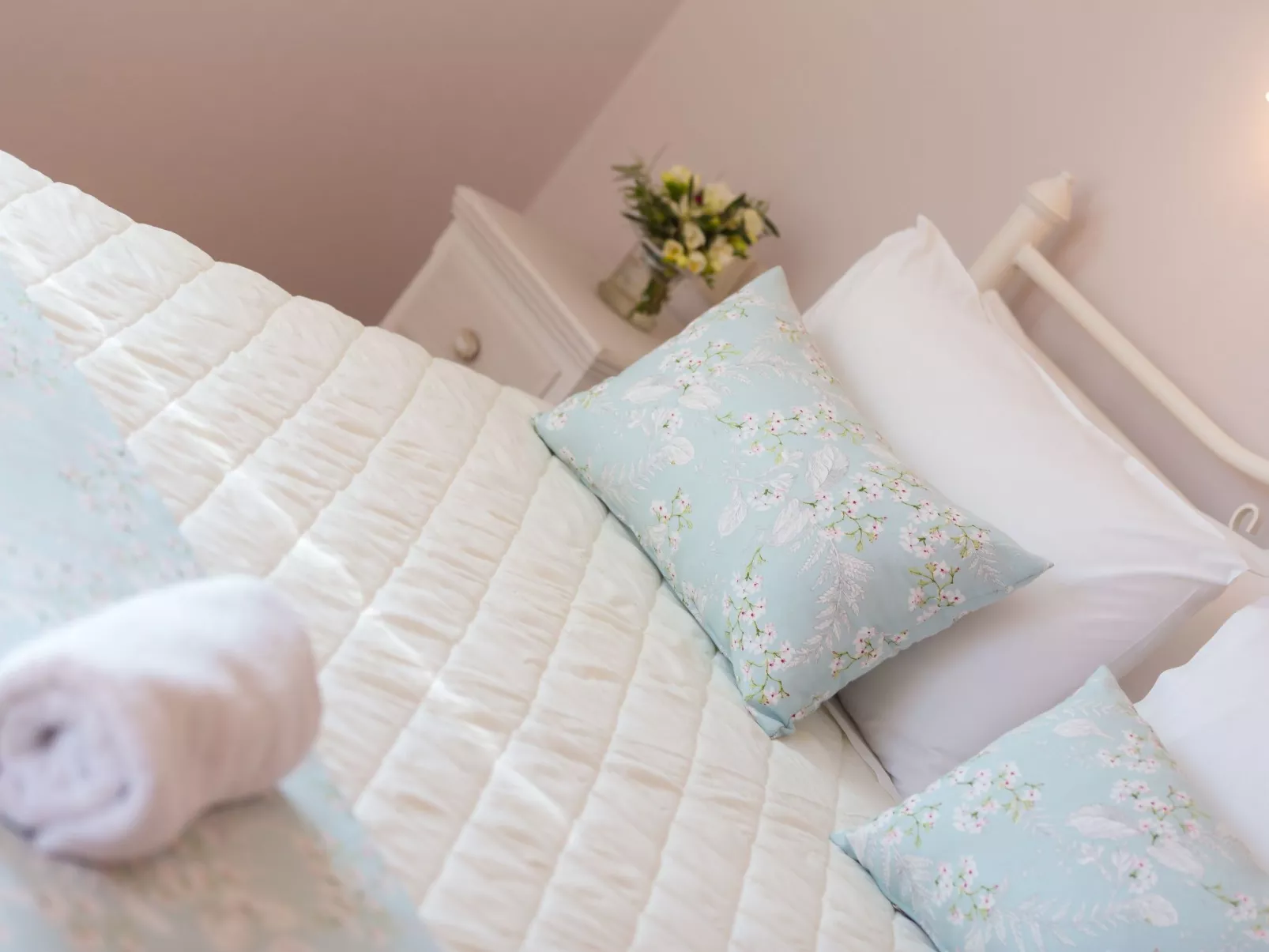 Entspannen Sie sich in der Villa mit privatem Pool, BBQ und Tischtennisplatte-Binnen