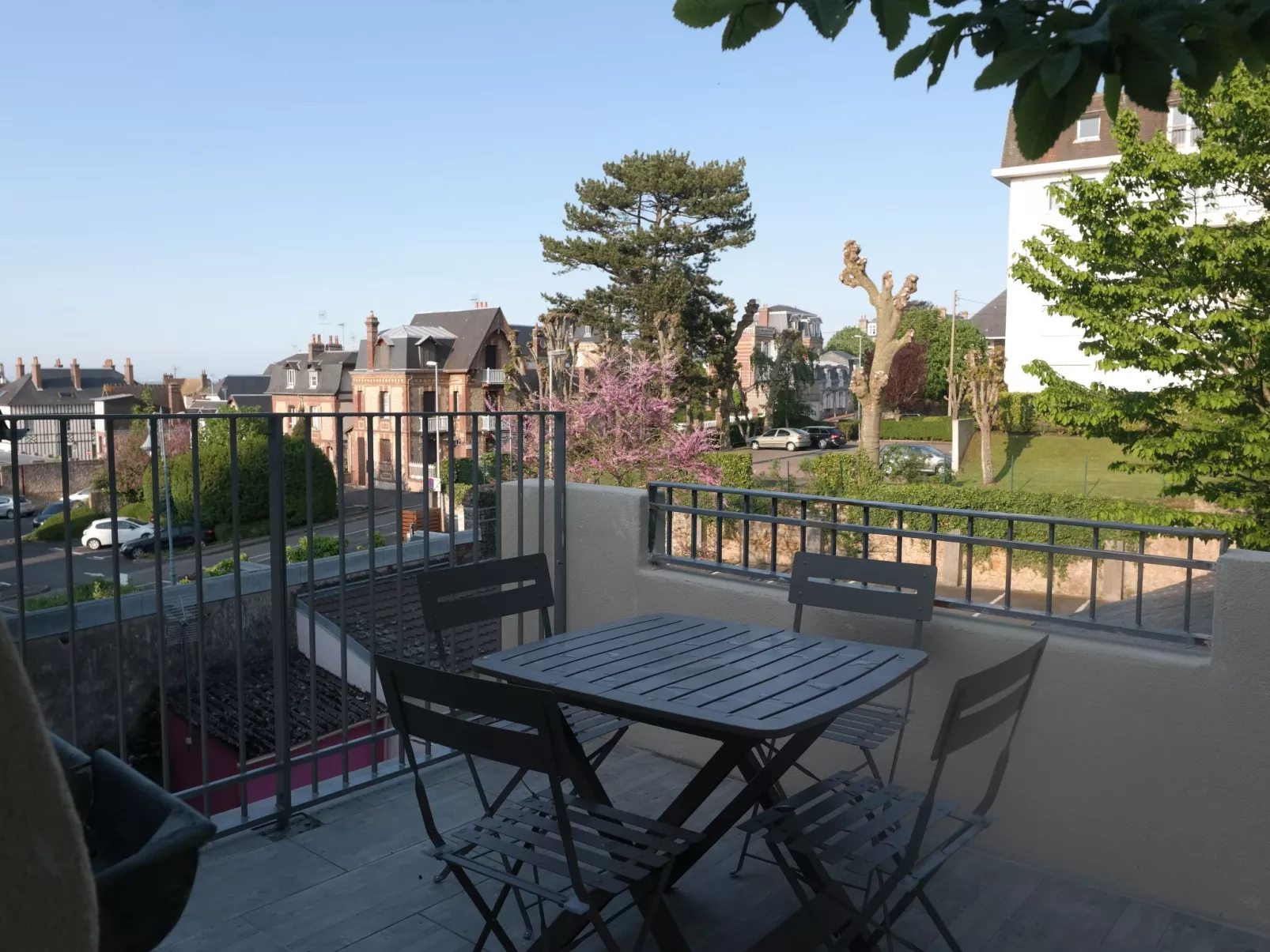 Schöne Unterkunft mit Terrasse in der Nähe des Meeres - Image-tags.info