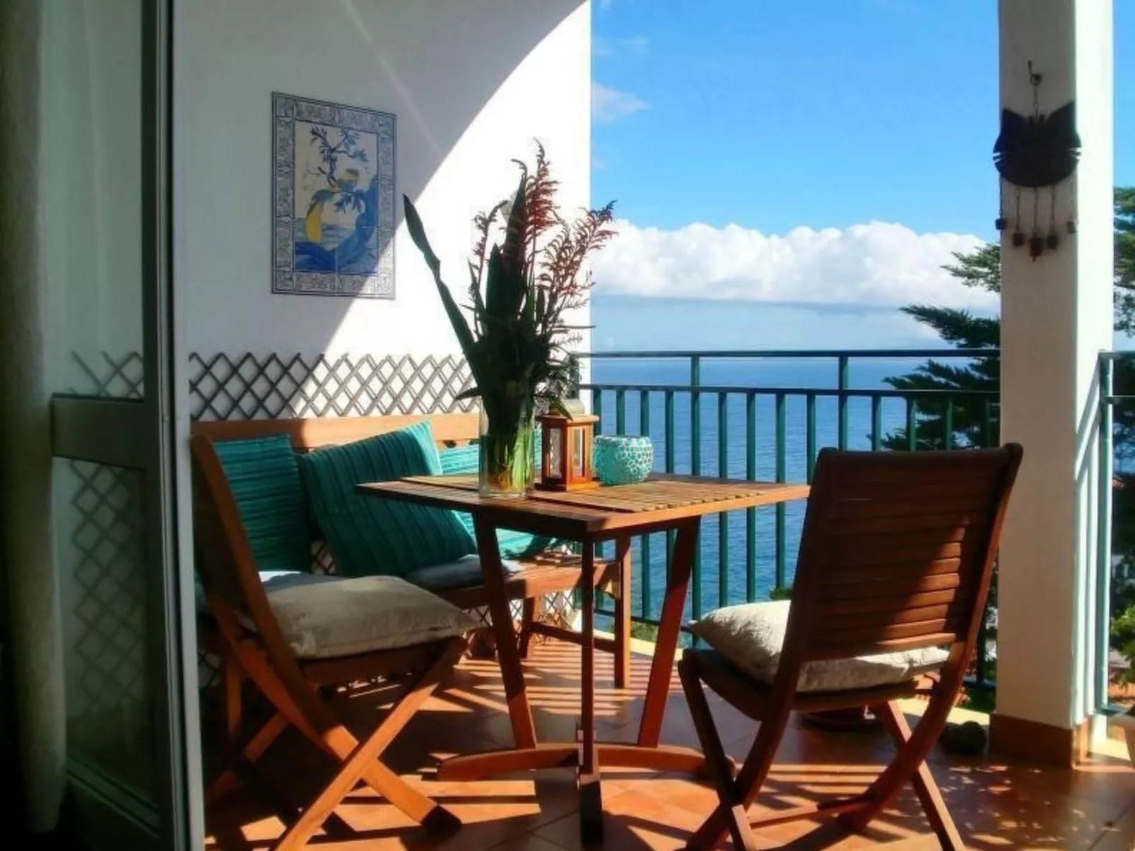 Appartement mit Aussicht auf das Wasser-Image-tags.info