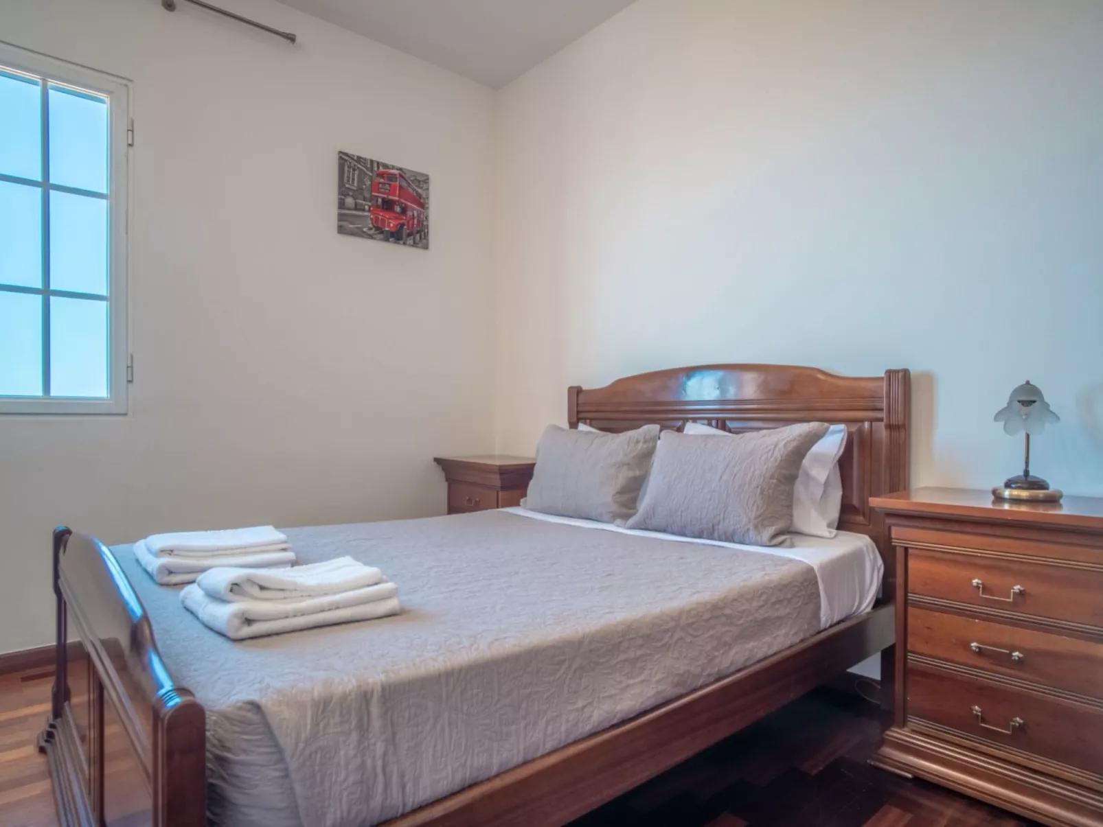 Villa mit Gartenblick-Image-tags.info