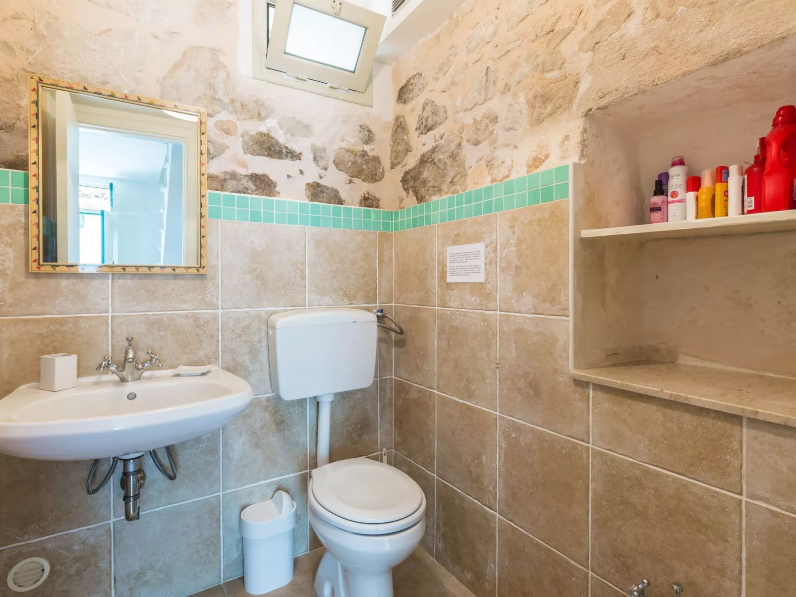 Steinhaus mit Panoramadachterrasse-Binnen