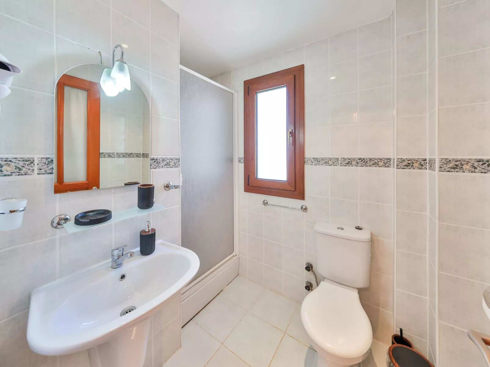 Villa mit Meerblick und privatem Pool-Binnen