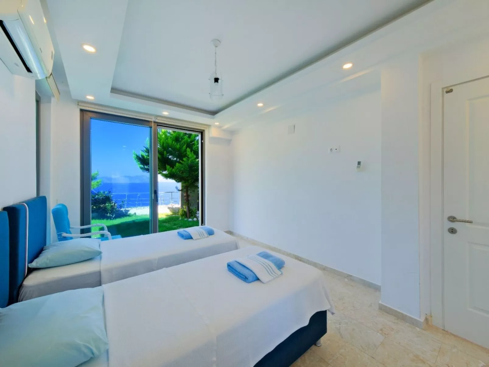 Villa mit unfassbarem Meerblick-Image-tags.info