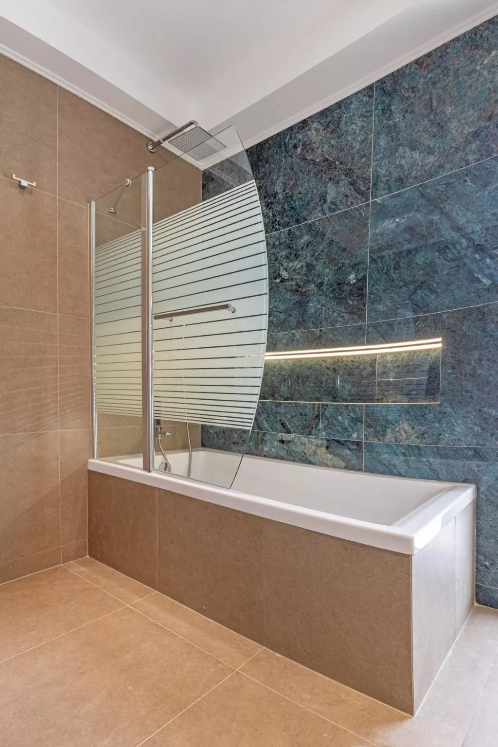 Ferienvilla Azalea mit Schwimmbad-Binnen