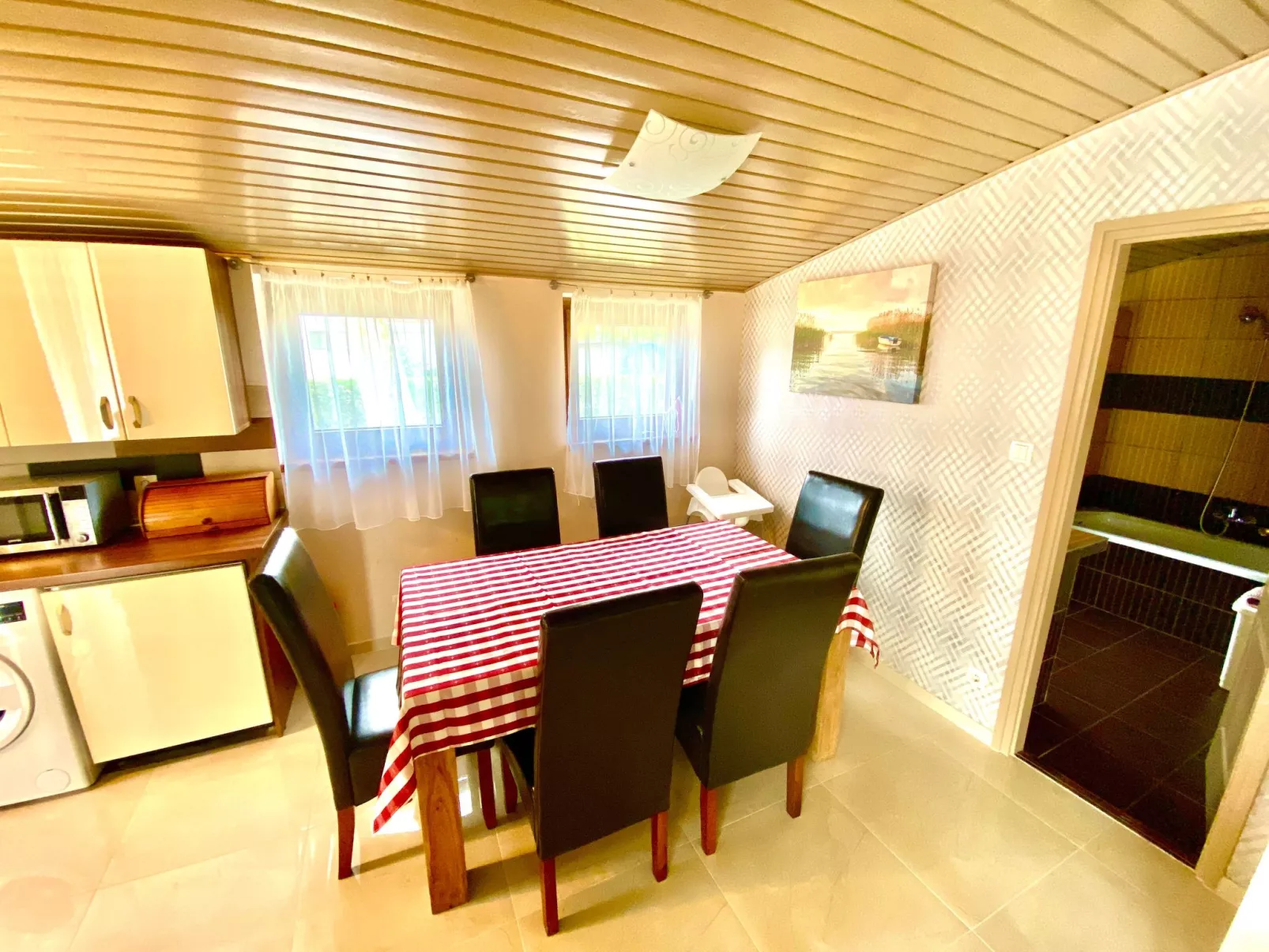 Großes Ferienhaus in Siófok mit Privatem Pool-Binnen