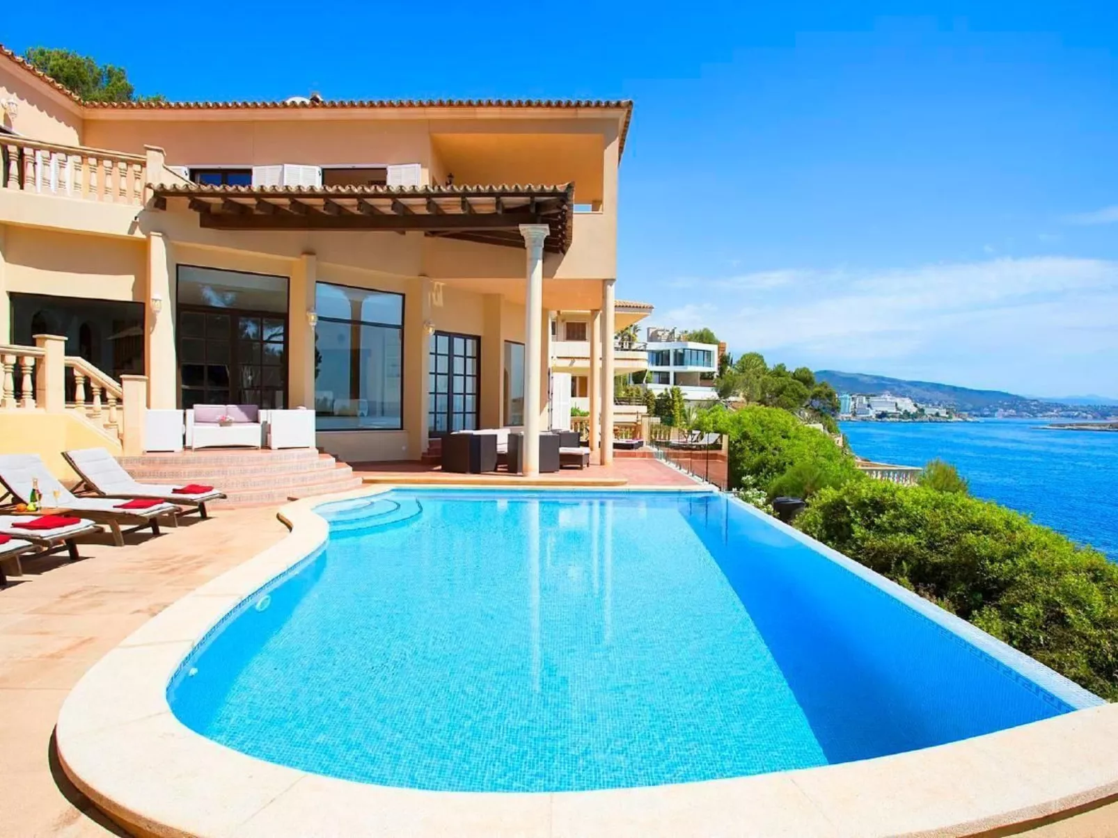 Spektakuläre Villa am Meer-Image-tags.info