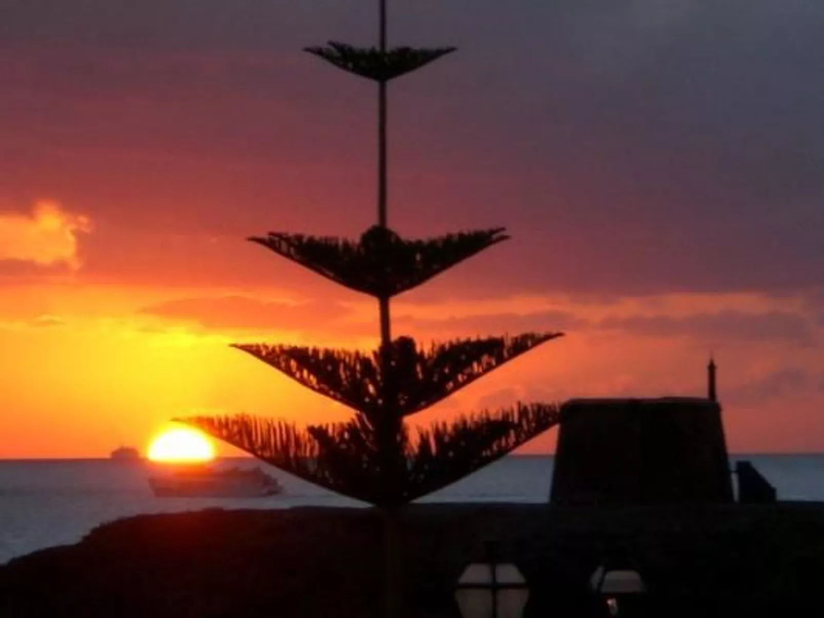 Schöne Wohnung in Playa Blanca mit Grill, Garten und Terrasse und Neben dem Str-Image-tags.info