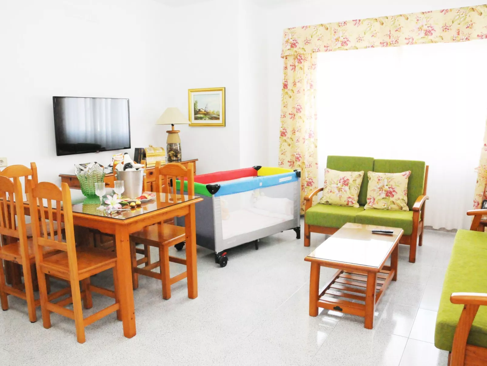 Helles Appartement im Erdgeschoss-Binnen