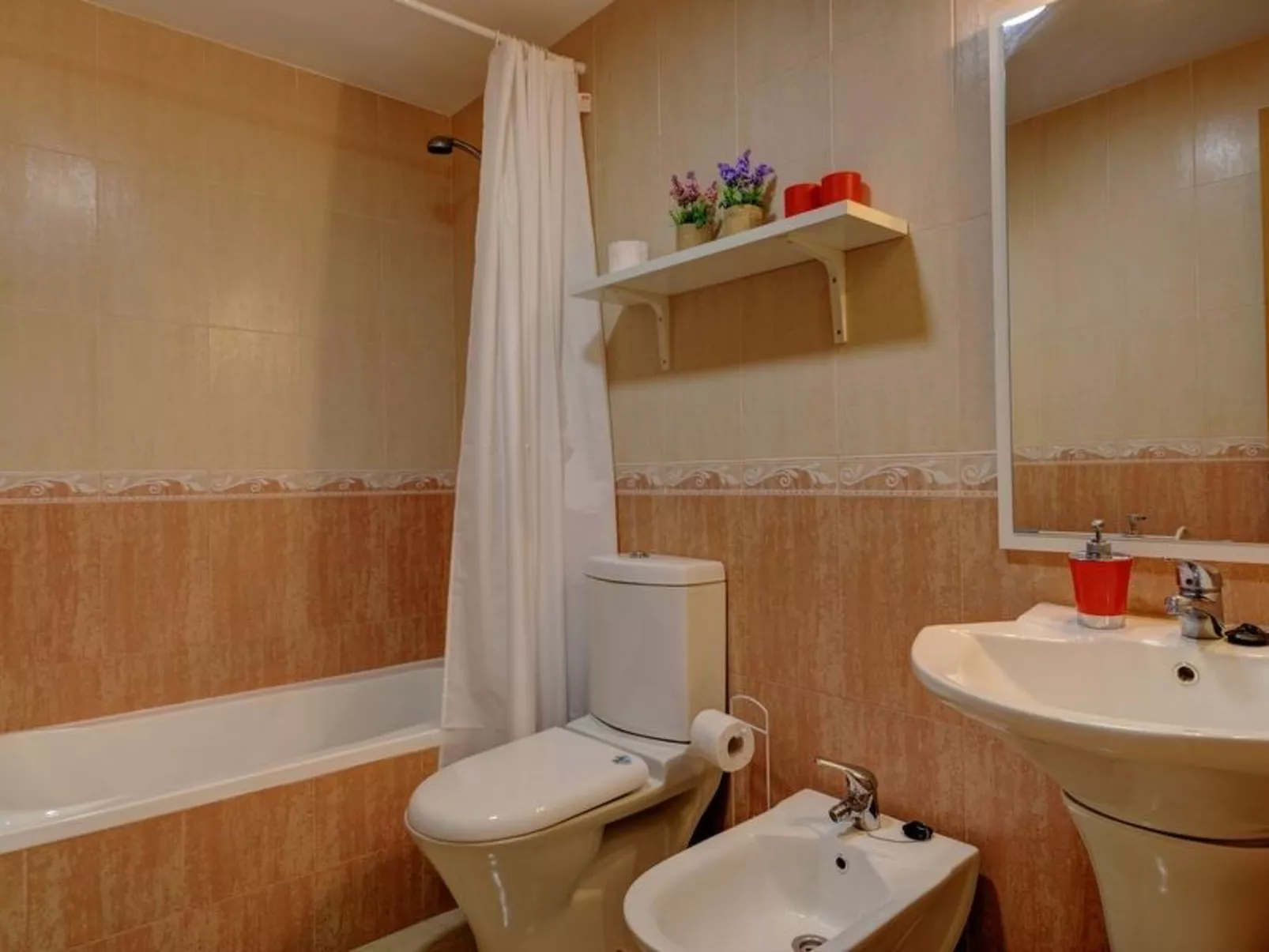 Belair mit Pool - Binnen