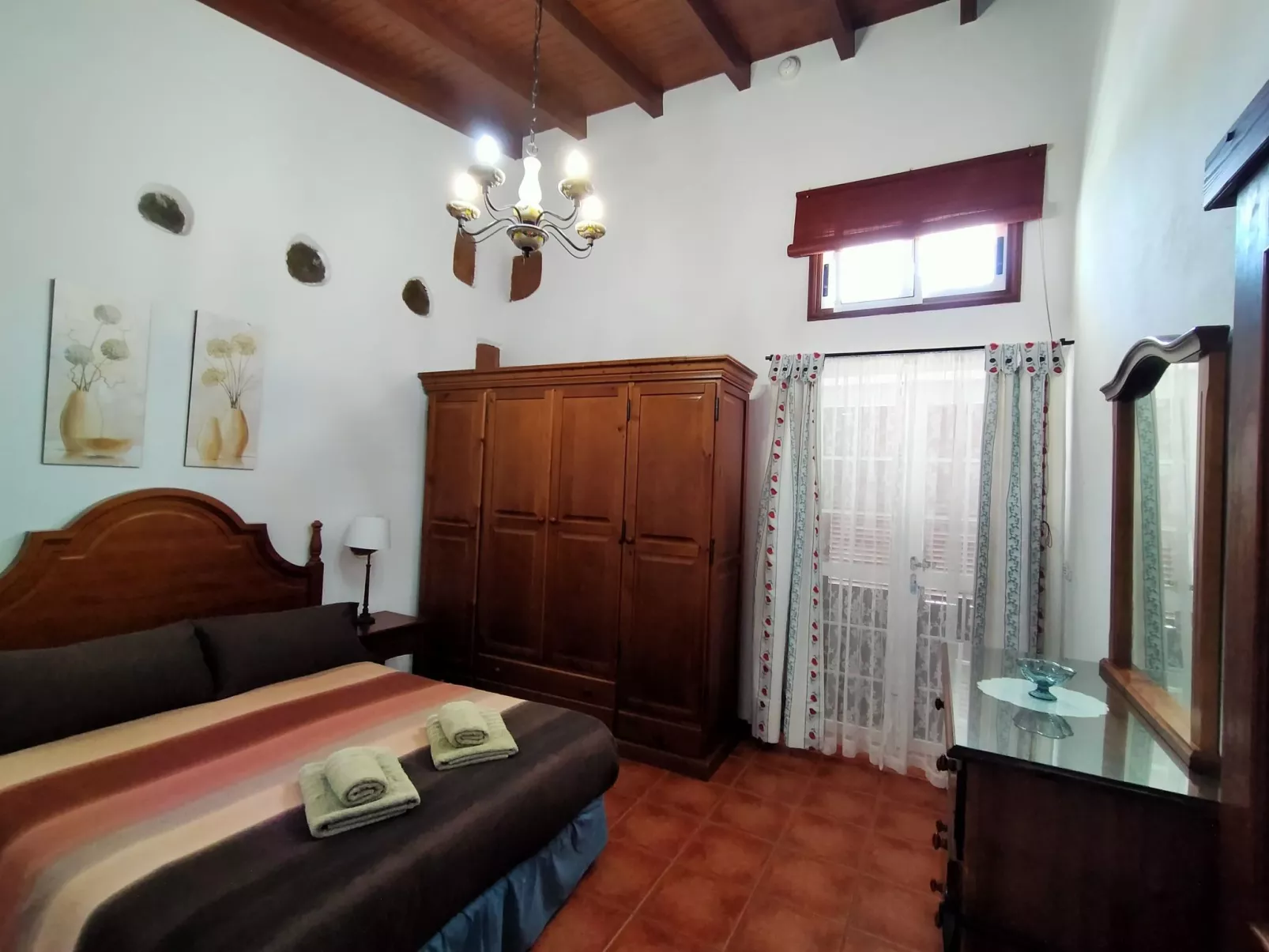 Finca Picacho "Ferienhäuser für große Gruppen"-Binnen