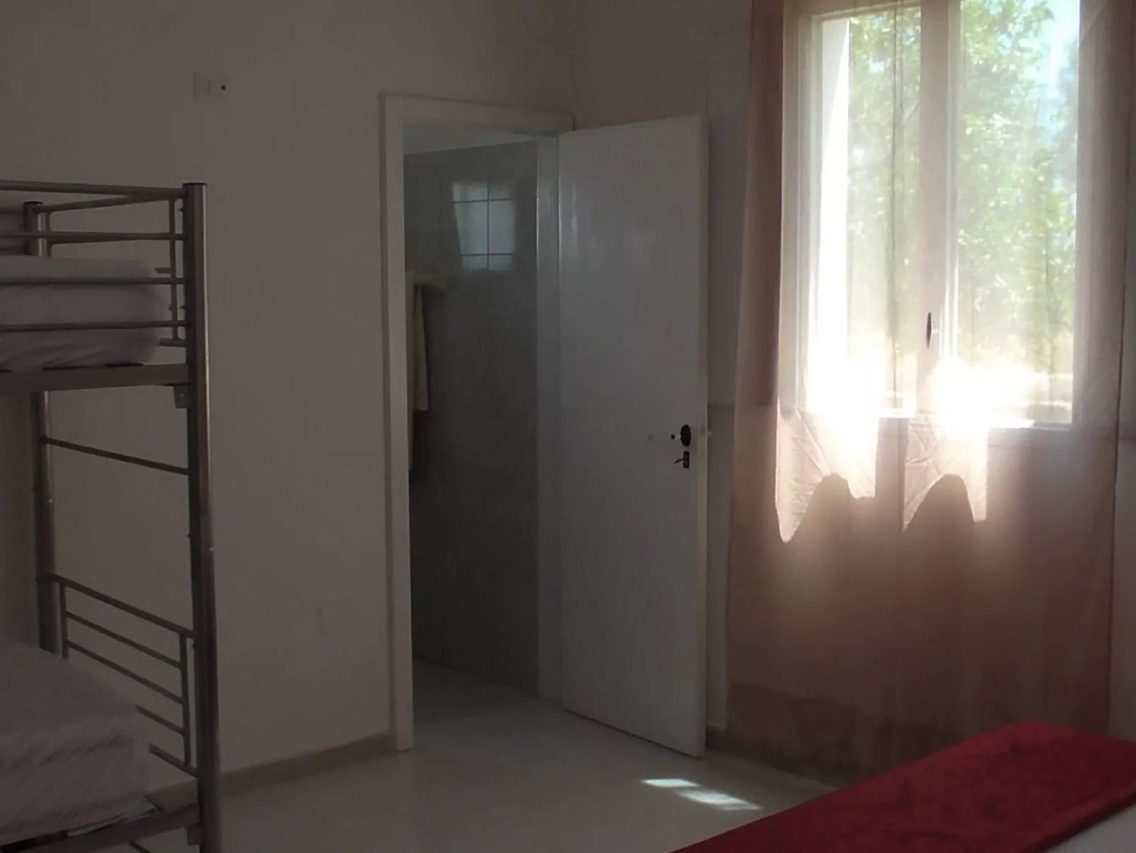 Kleine Villa mit geschlossenem Garten in Parabita-Image-tags.info