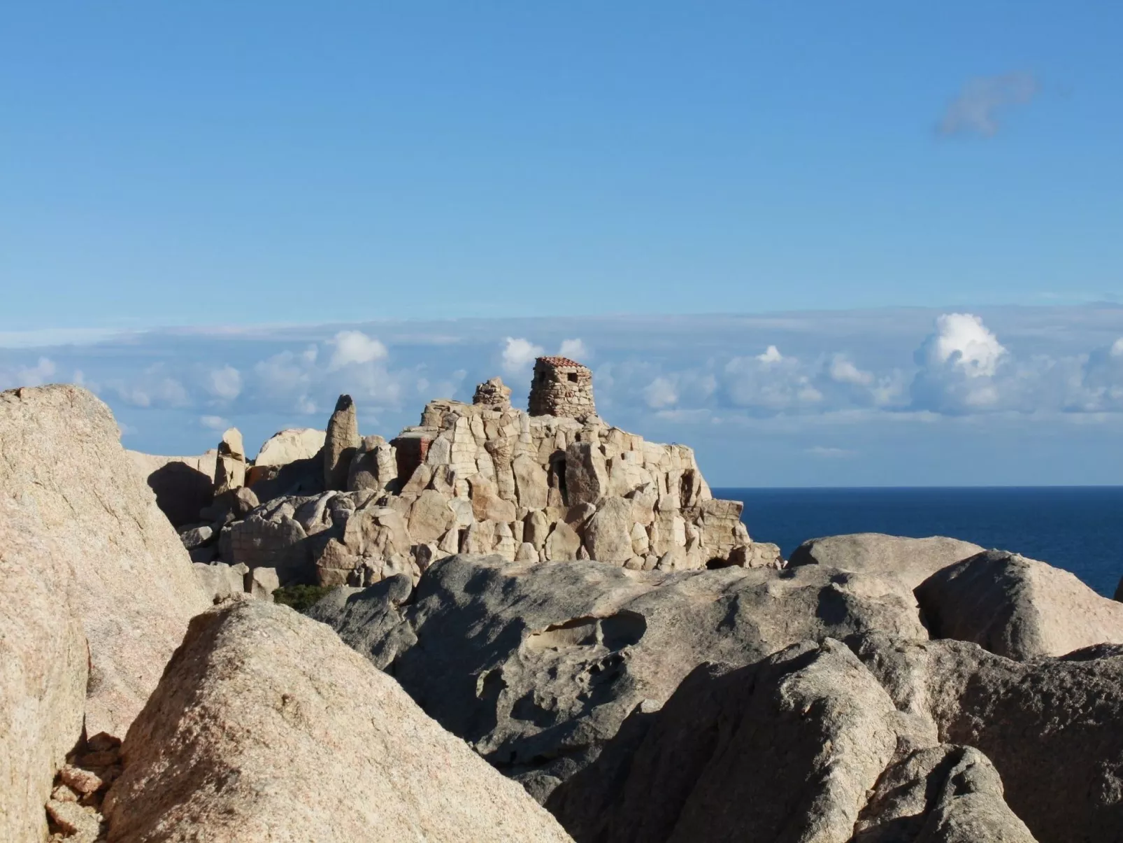 Stazzo mit Garten in Luogosanto-Buiten