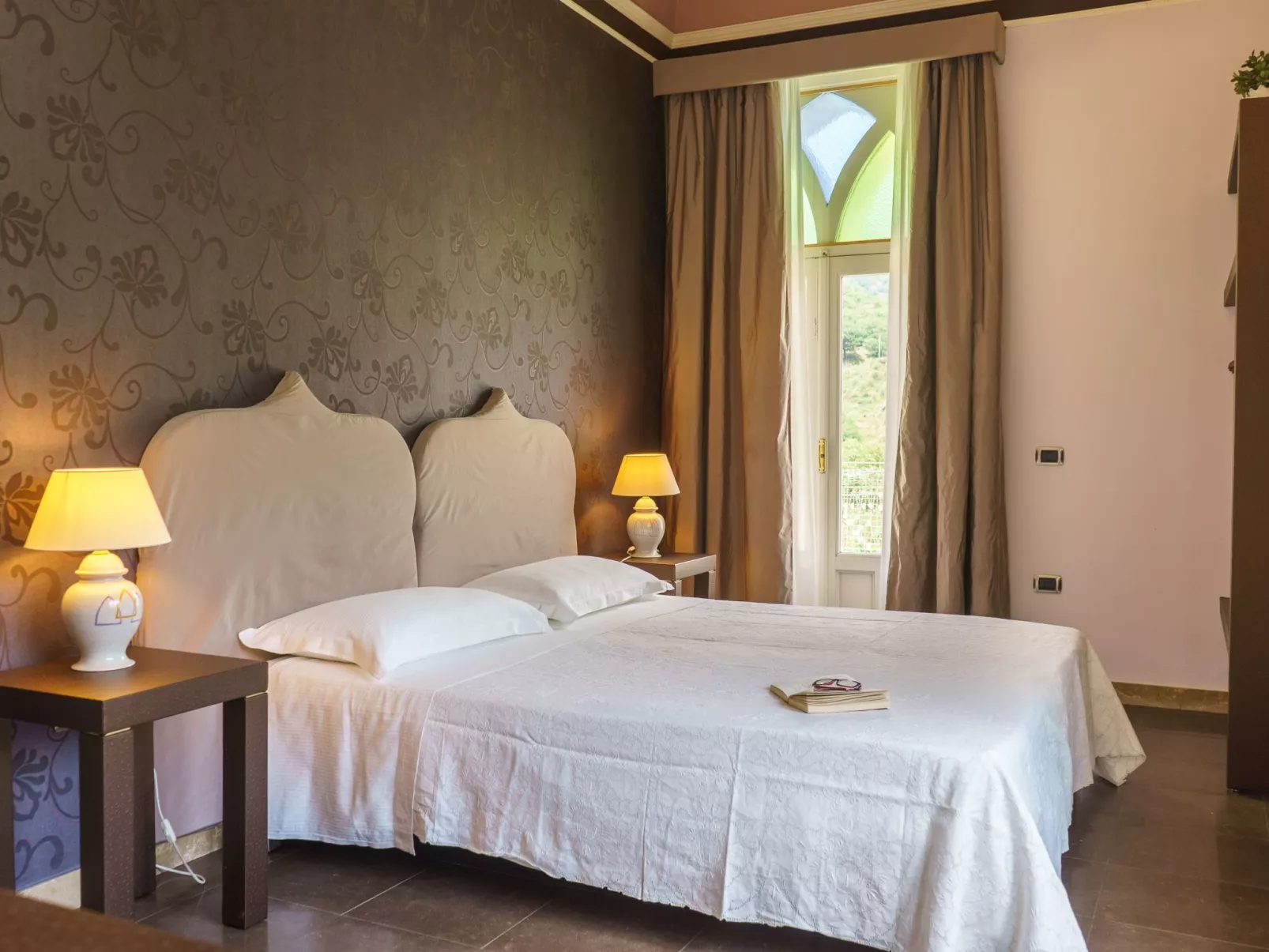 Geräumiges Ferienhaus mit Pool-Image-tags.info