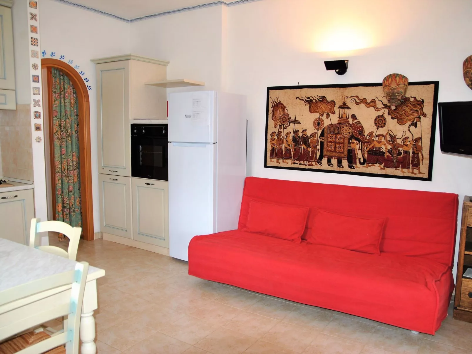 Charmantes Haus in Fondi mit überdachter Veranda-Binnen