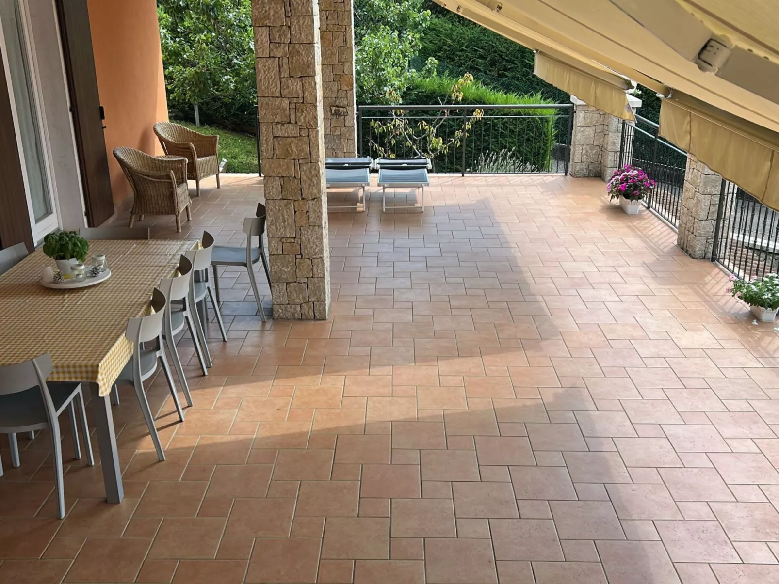 Ferienvilla mit Wasserblick-Buiten