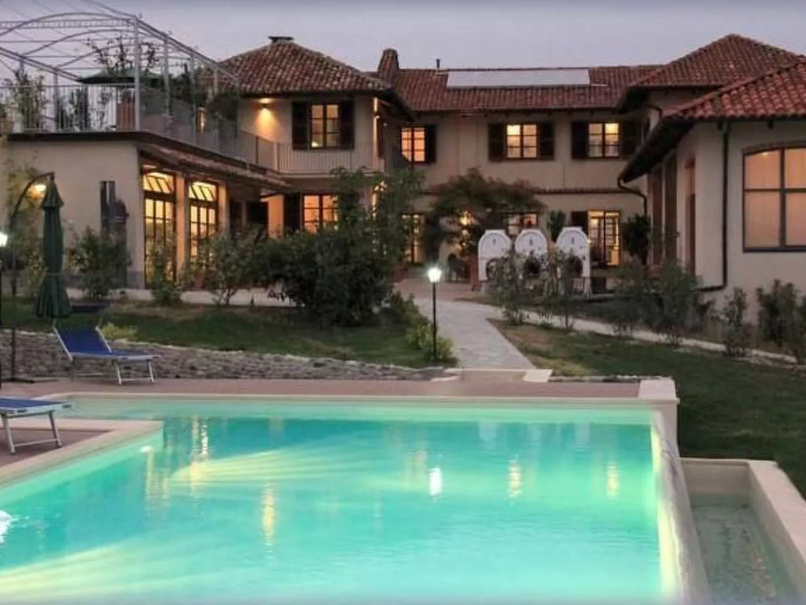 'Barbera' mit Pool-Buiten