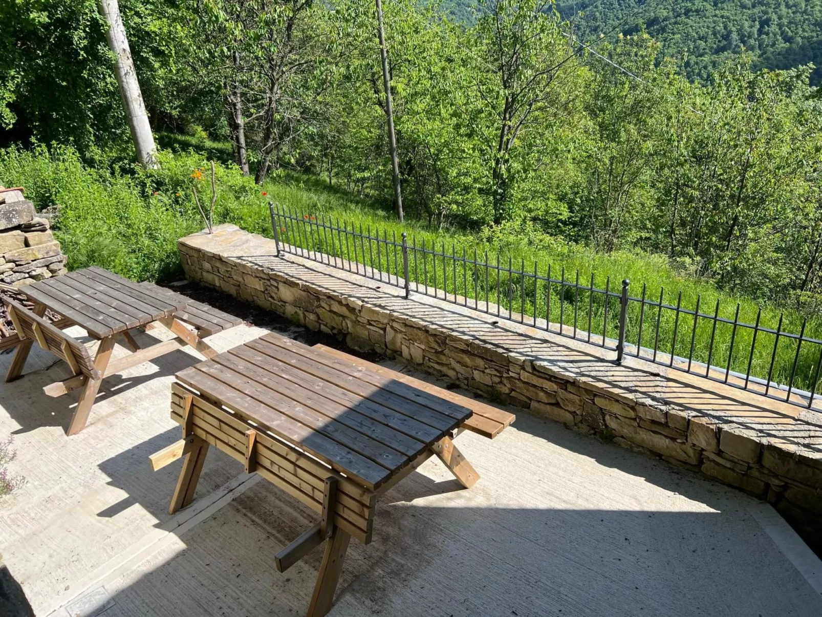 Cascina Bricco 'Ein Balkon in den Alpen-Buiten