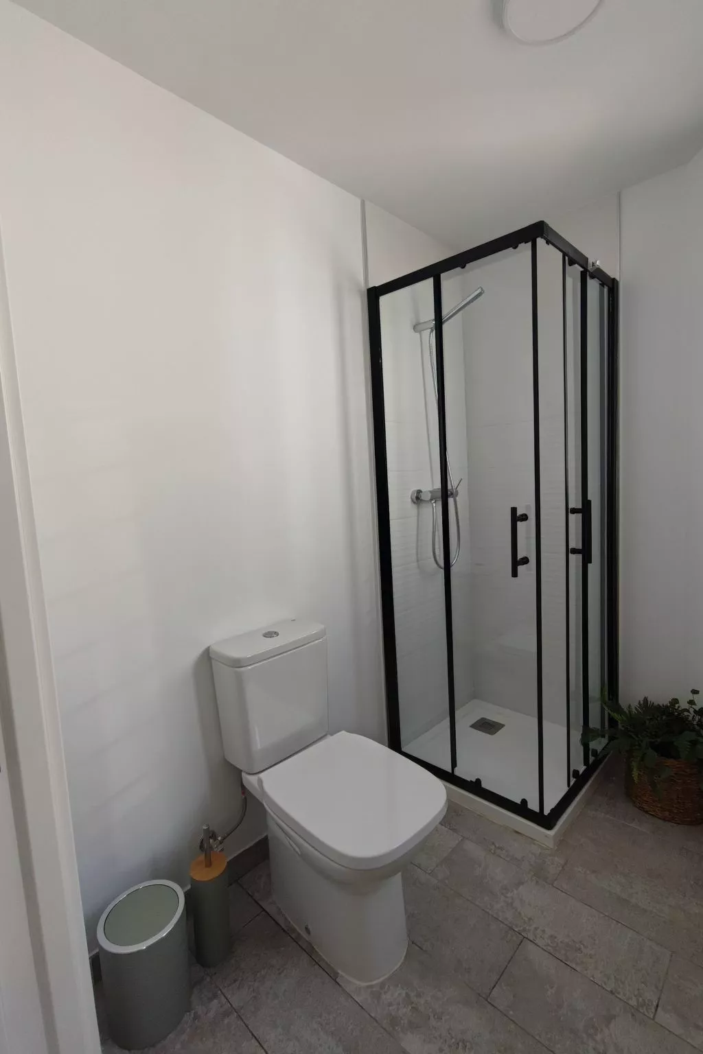 "La Invincible Moja" (Die unbesiegbare Moja)-Binnen