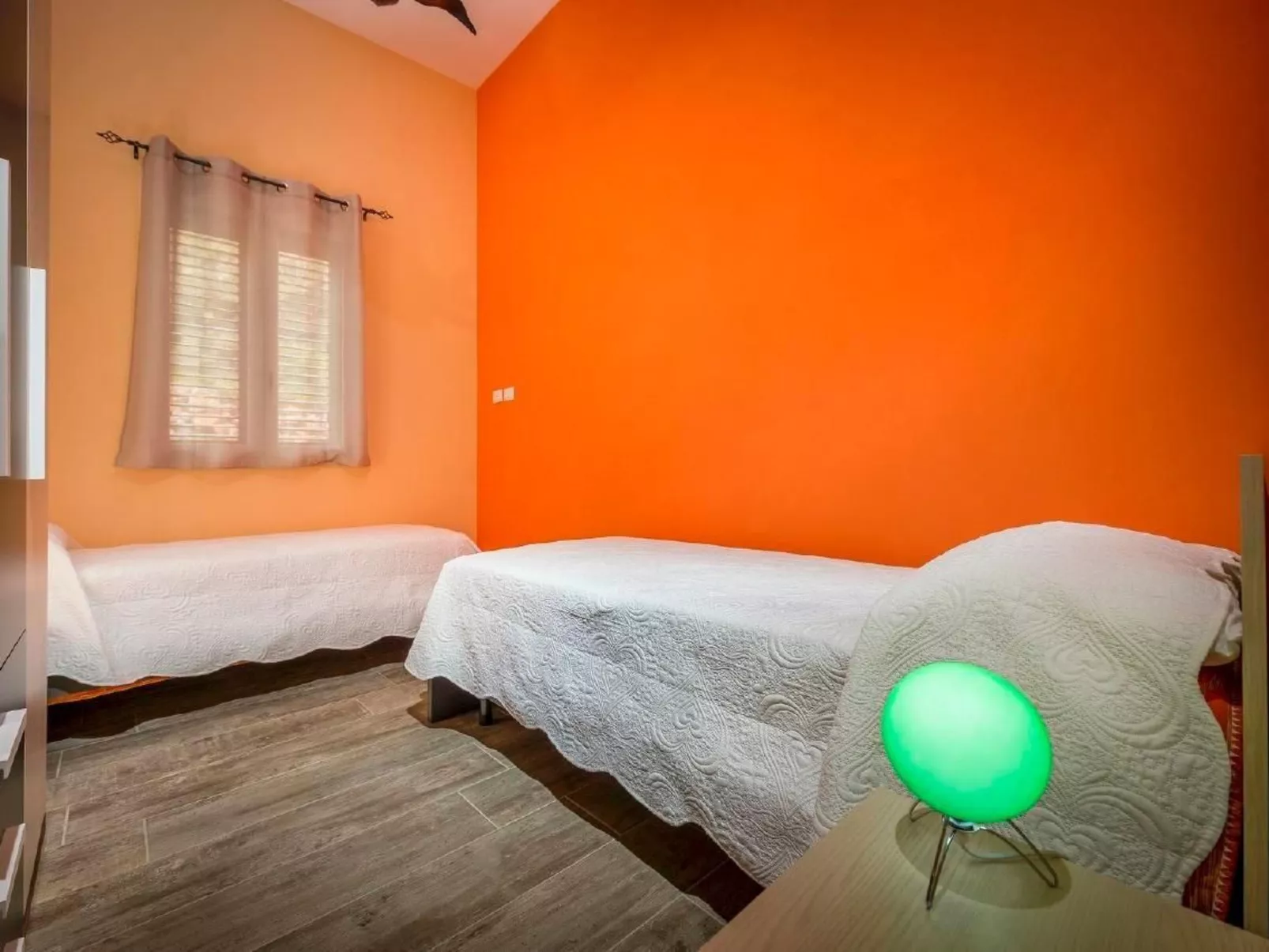 "Mare e Monti" mit eigenem Pool-Binnen